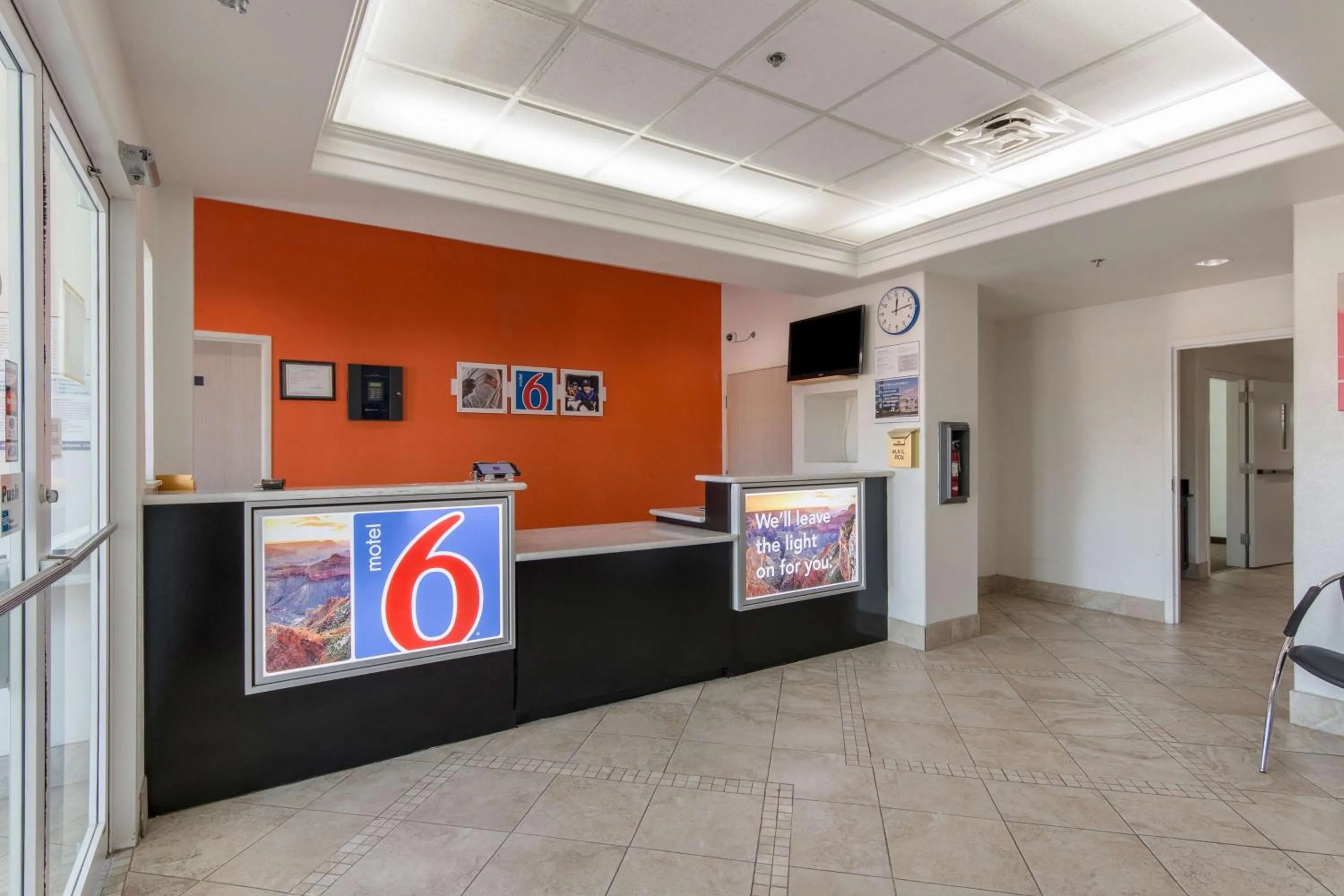 Lobby or reception in Motel 6-San Antonio, TX - Downtown - Alamo Dome