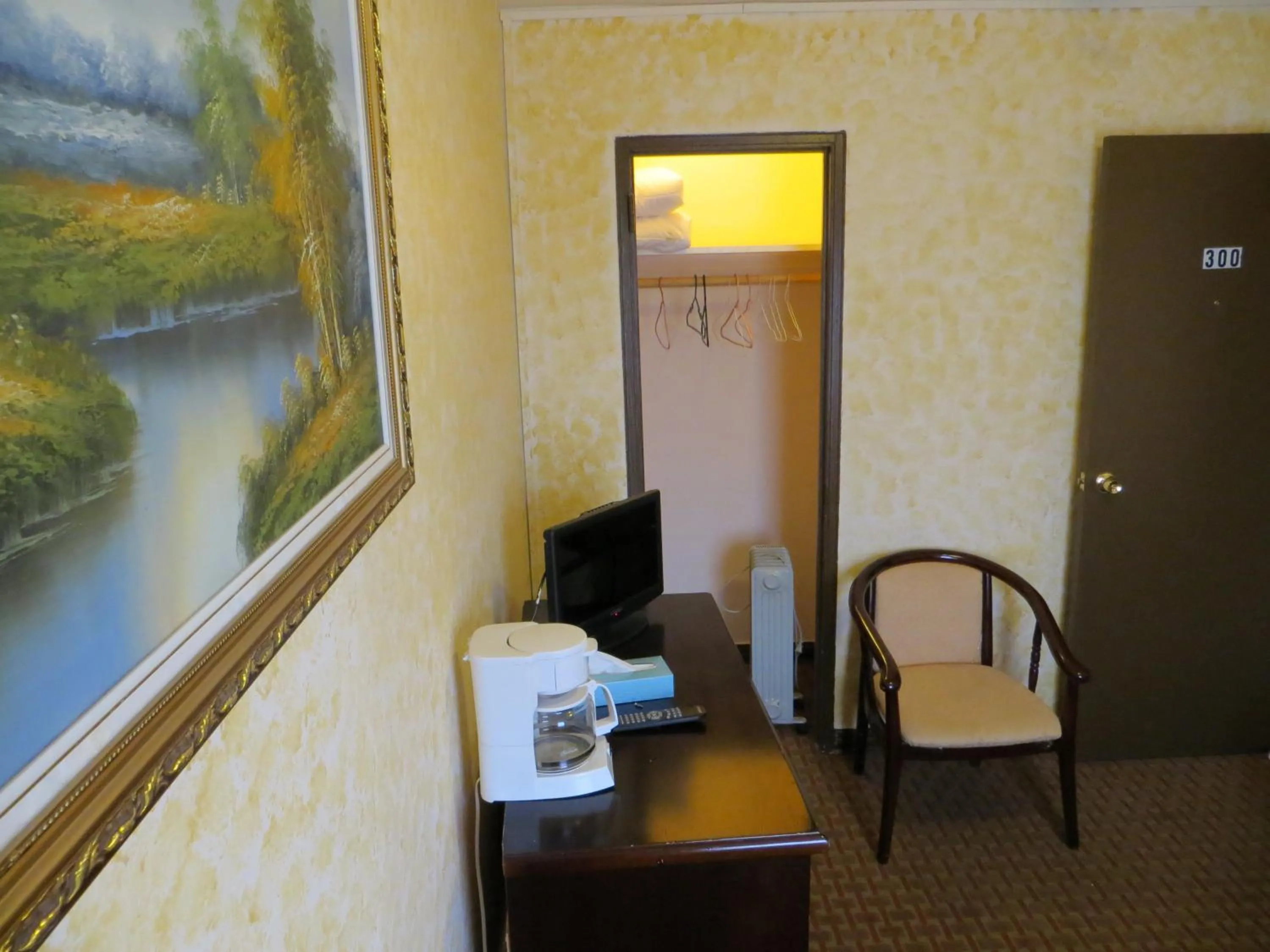 Seating area in Chinatown Hotel Chicago