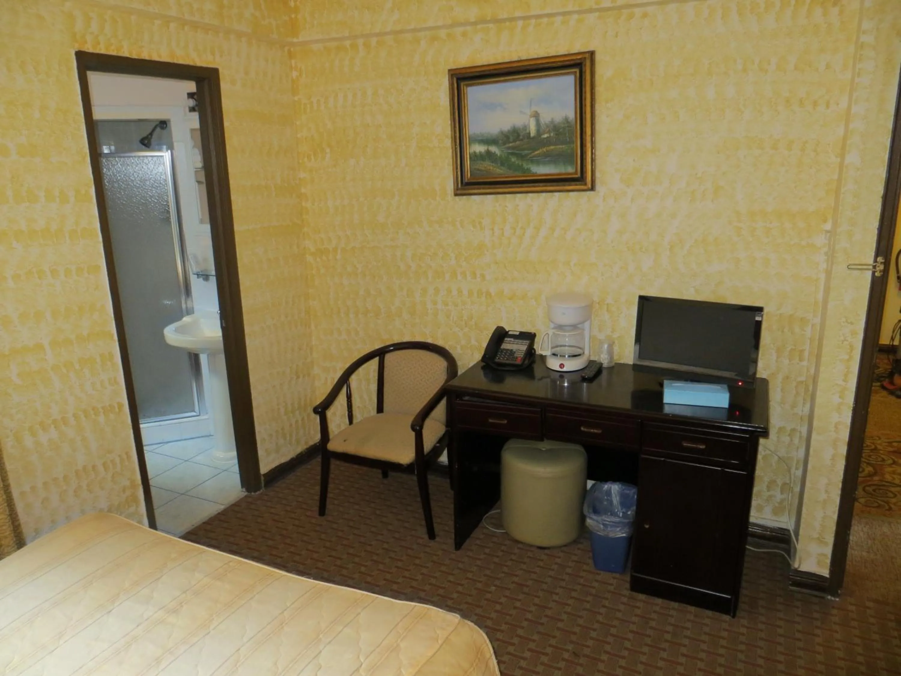 TV and multimedia, Bed in Chinatown Hotel Chicago