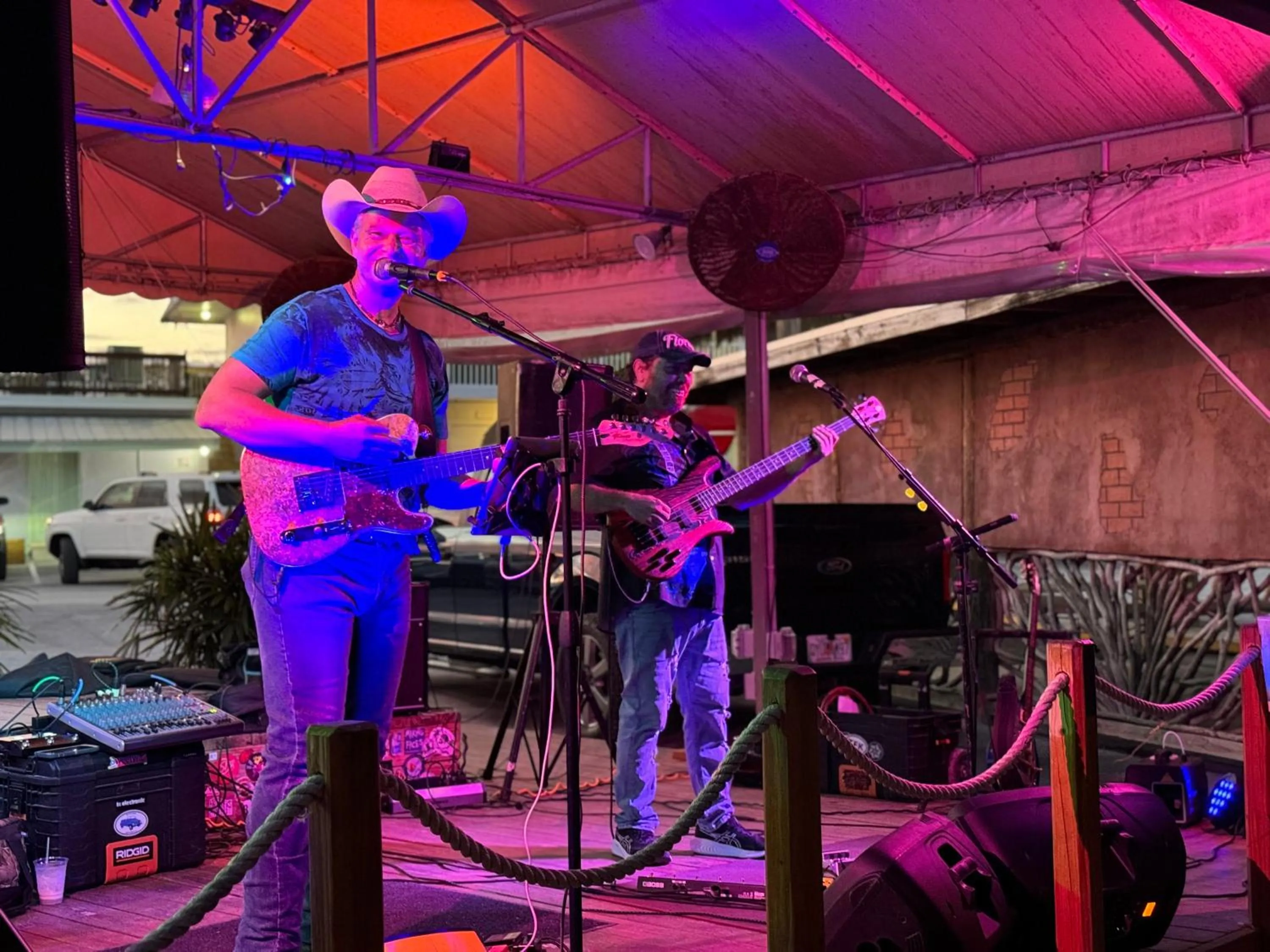 Entertainment in Gilbert's Resort