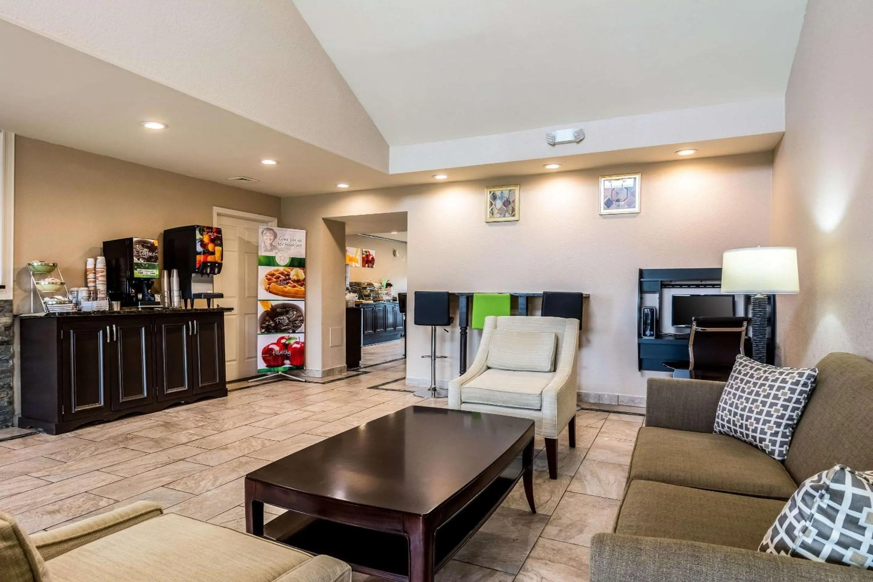 Lobby or reception in Quality Inn University Area