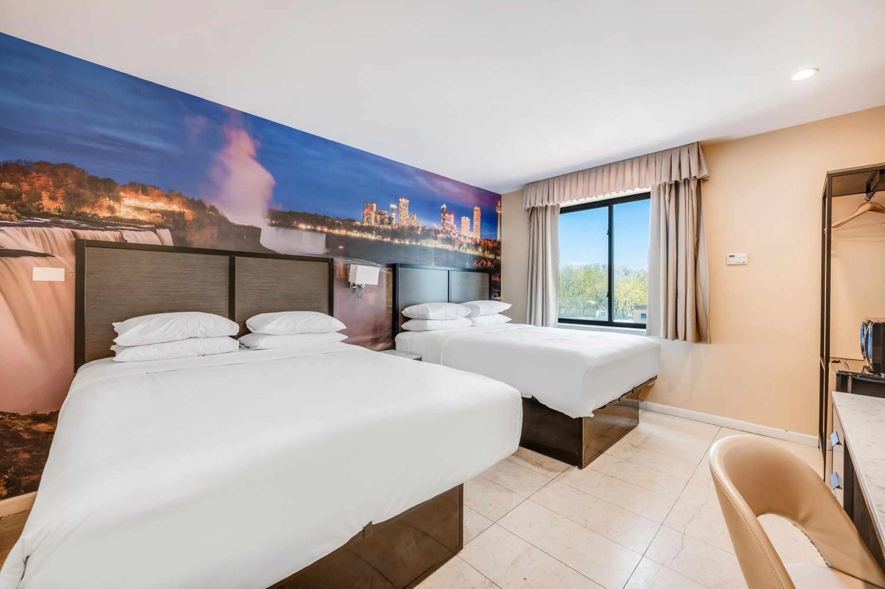 Bed in Knights Inn Brooklyn Sunset Park