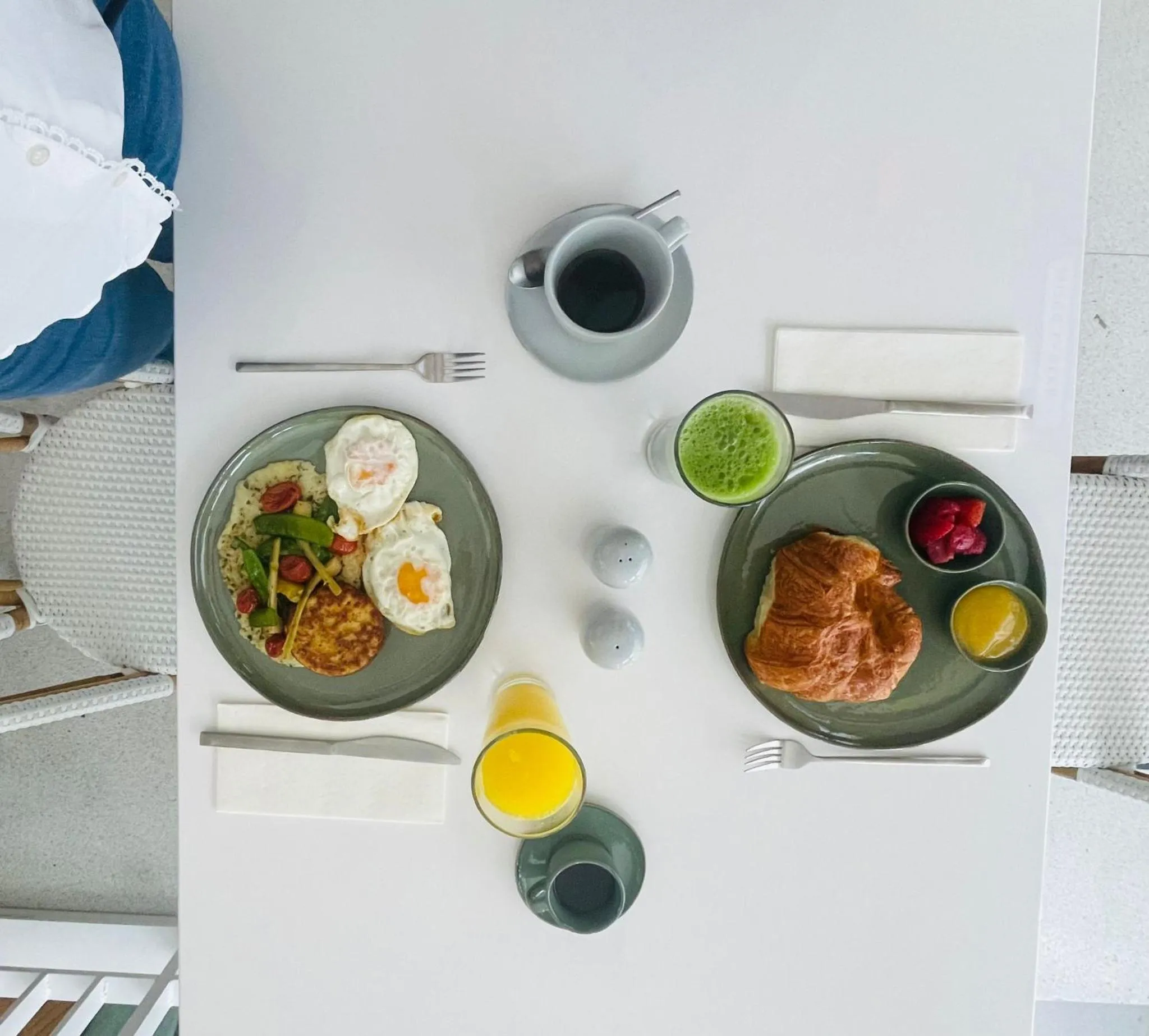 Food in Nassau Suite South Beach, an All Suite Hotel