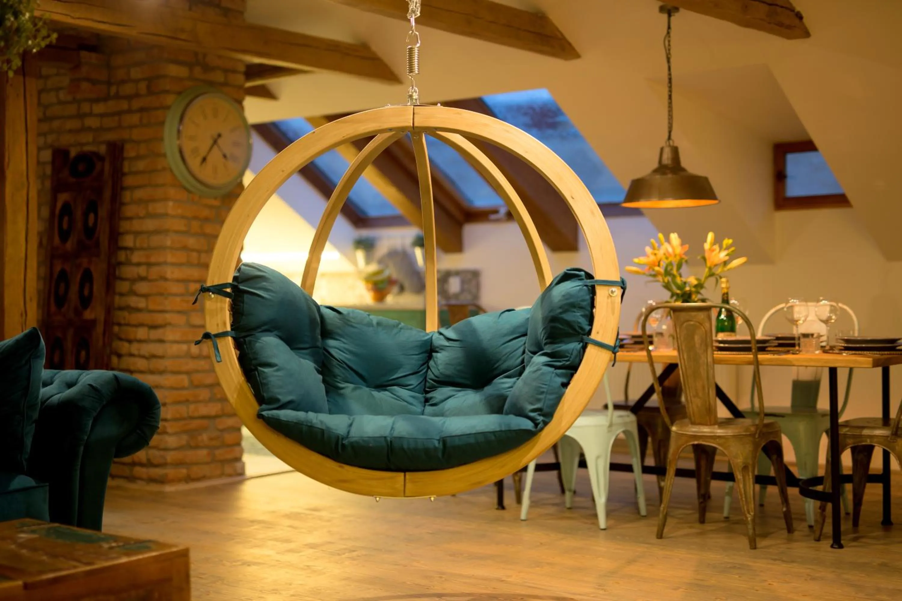 Bohemian Chic 2 Bedroom 2 Bathroom Loft with Hanging Chair