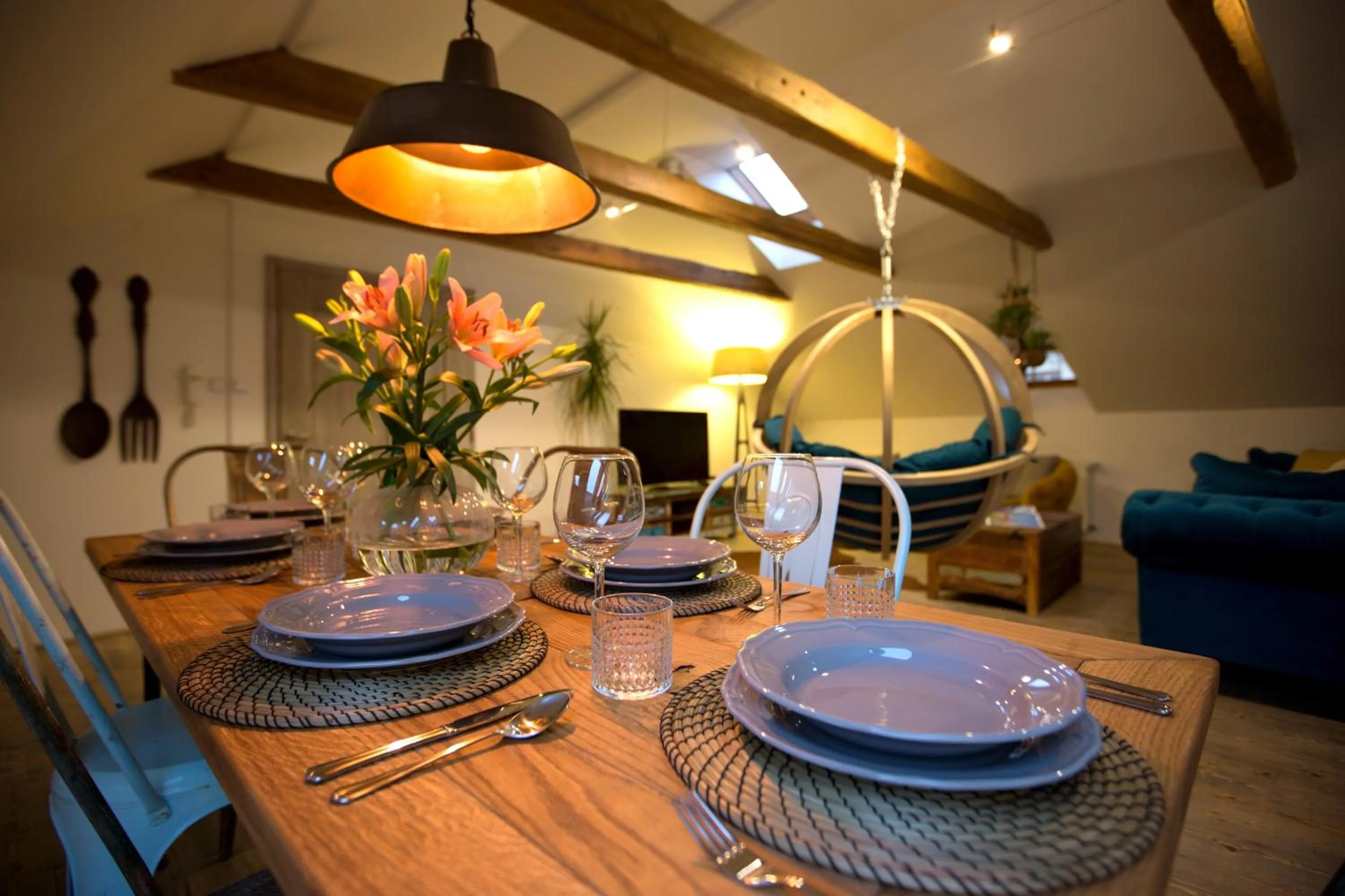 Bohemian Chic 2 Bedroom 2 Bathroom Loft with Hanging Chair