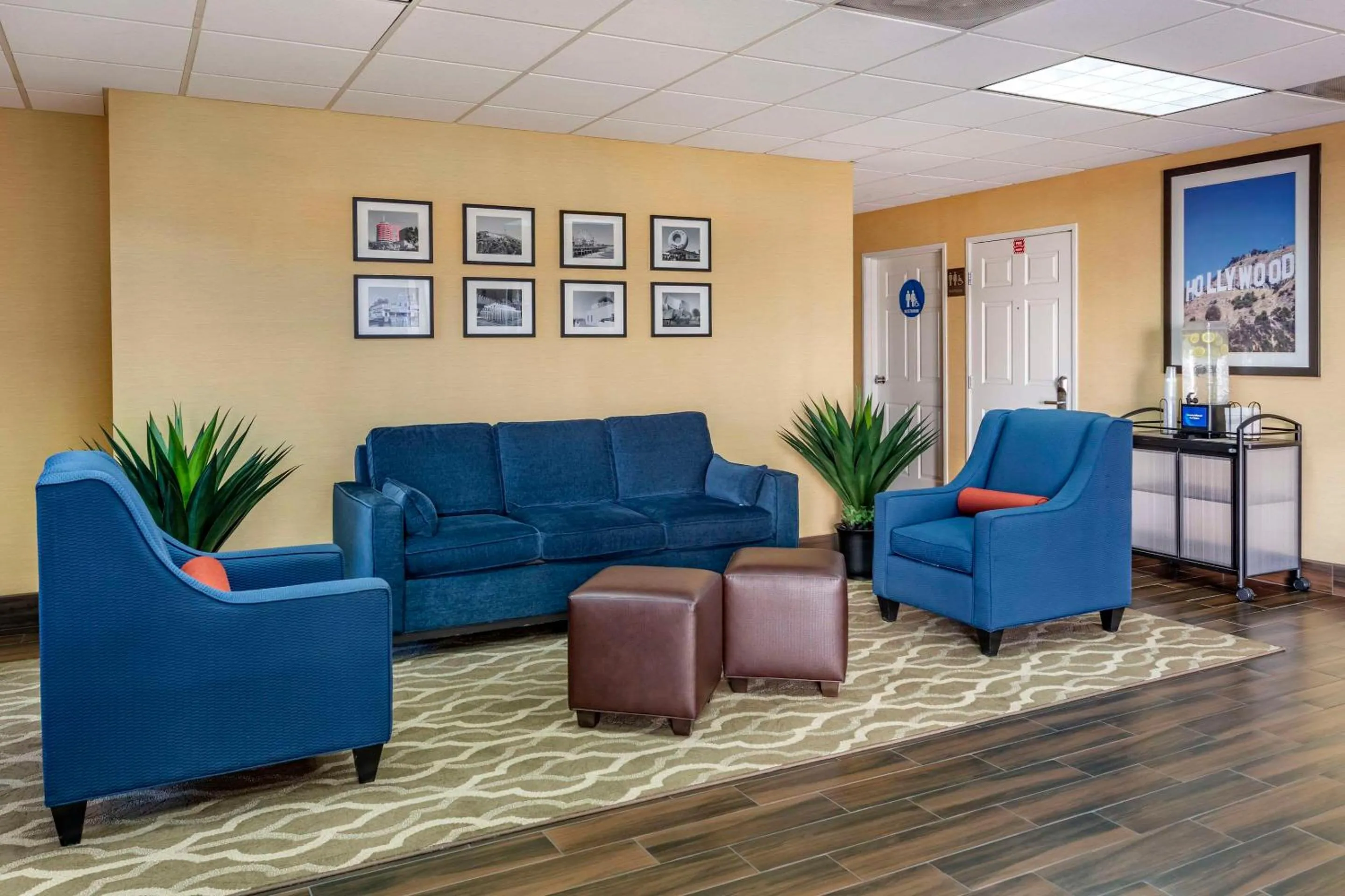 Lobby or reception in Comfort Inn & Suites Near Universal - N Hollywood - Burbank