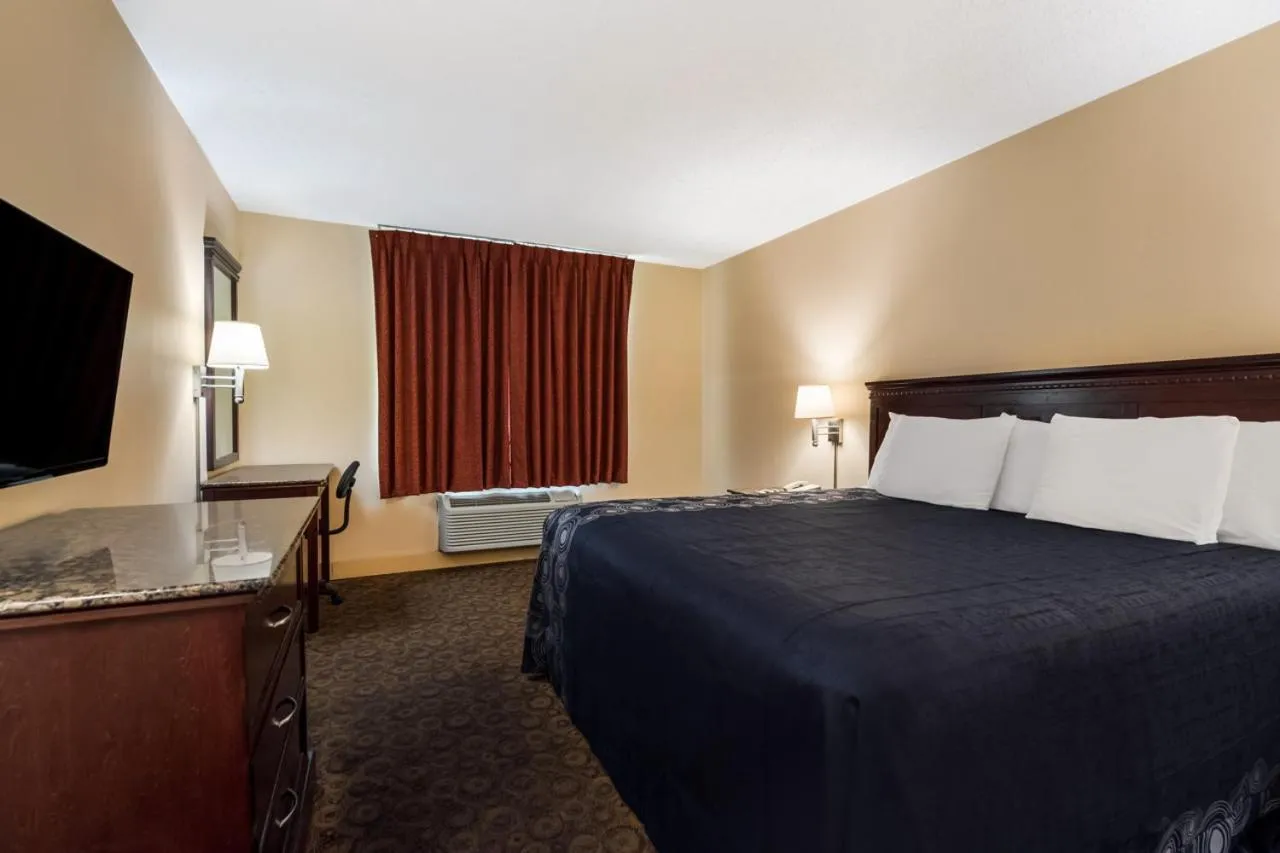 Bed in Knights Inn Phildelphia