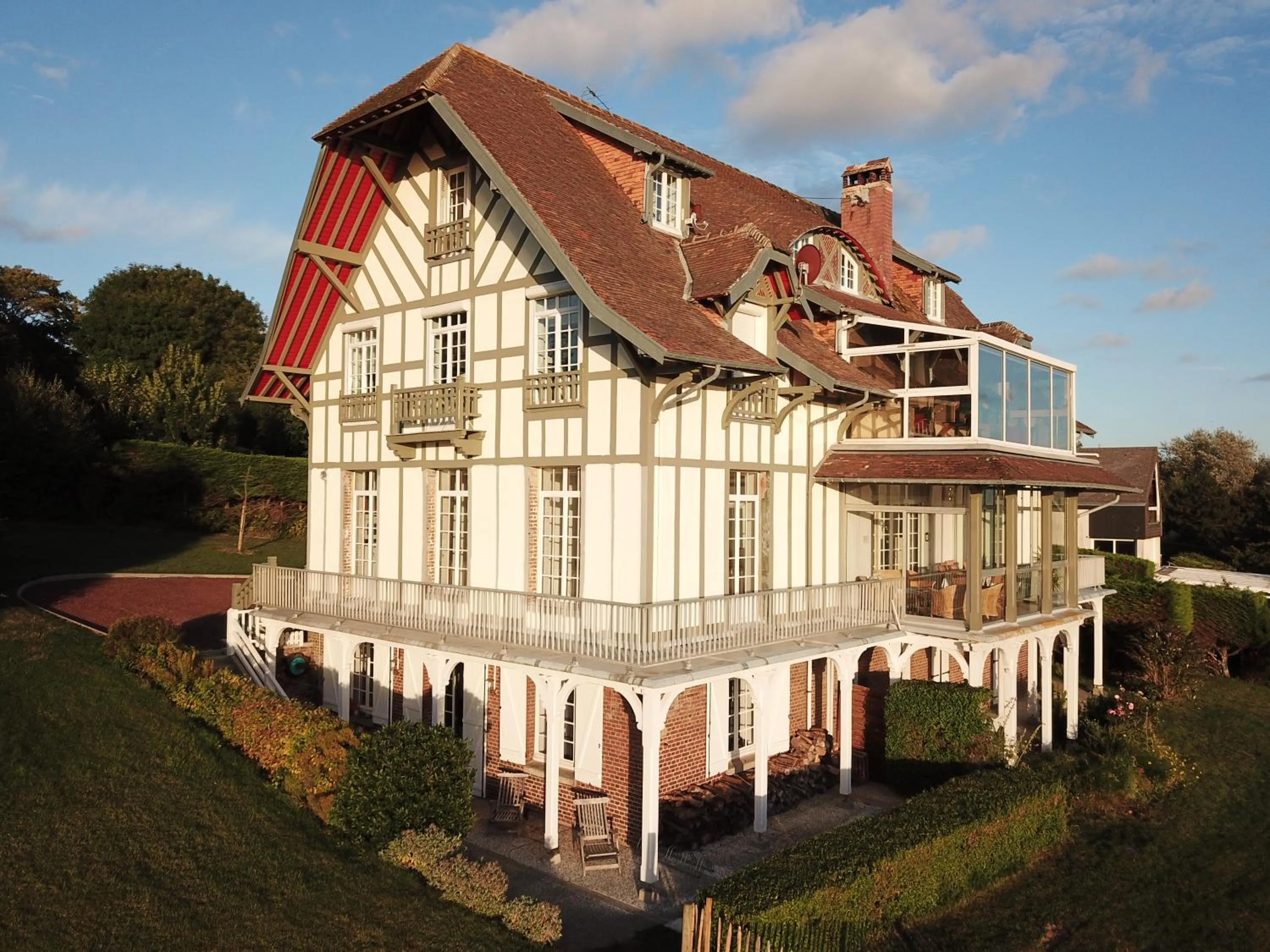 Bird's eye view in The Old Fenwick House