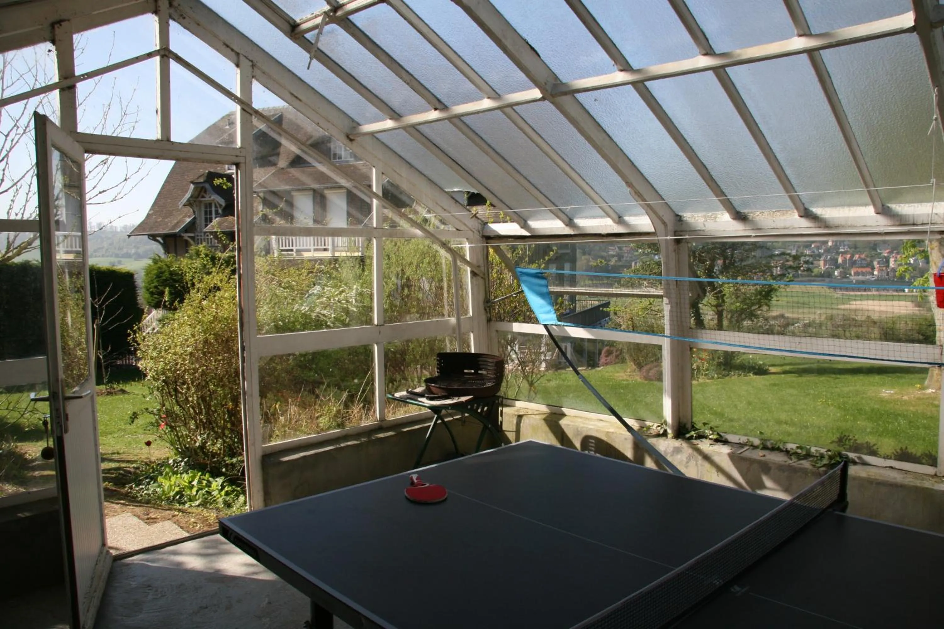 Table tennis in The Old Fenwick House