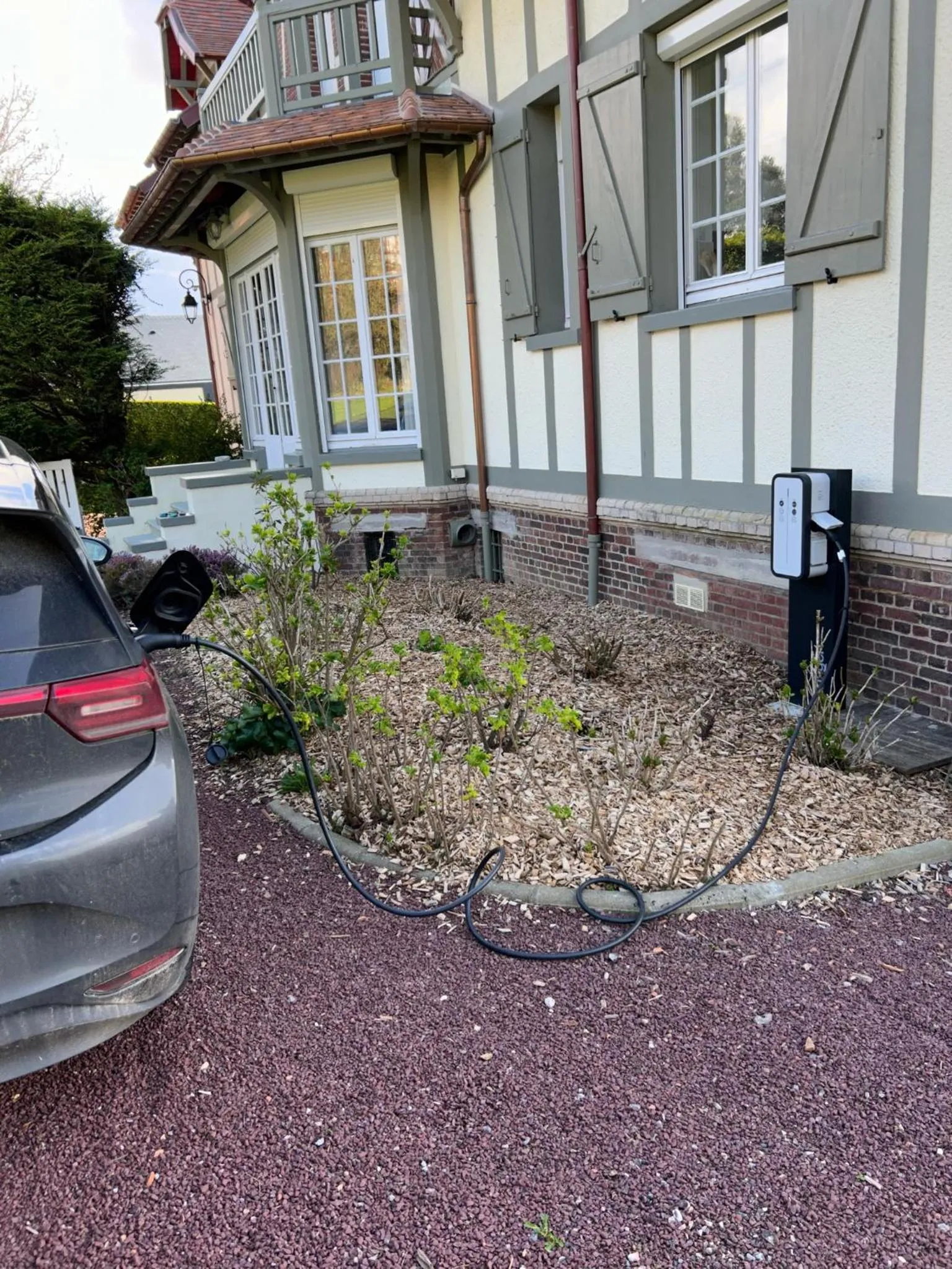 Parking in The Old Fenwick House