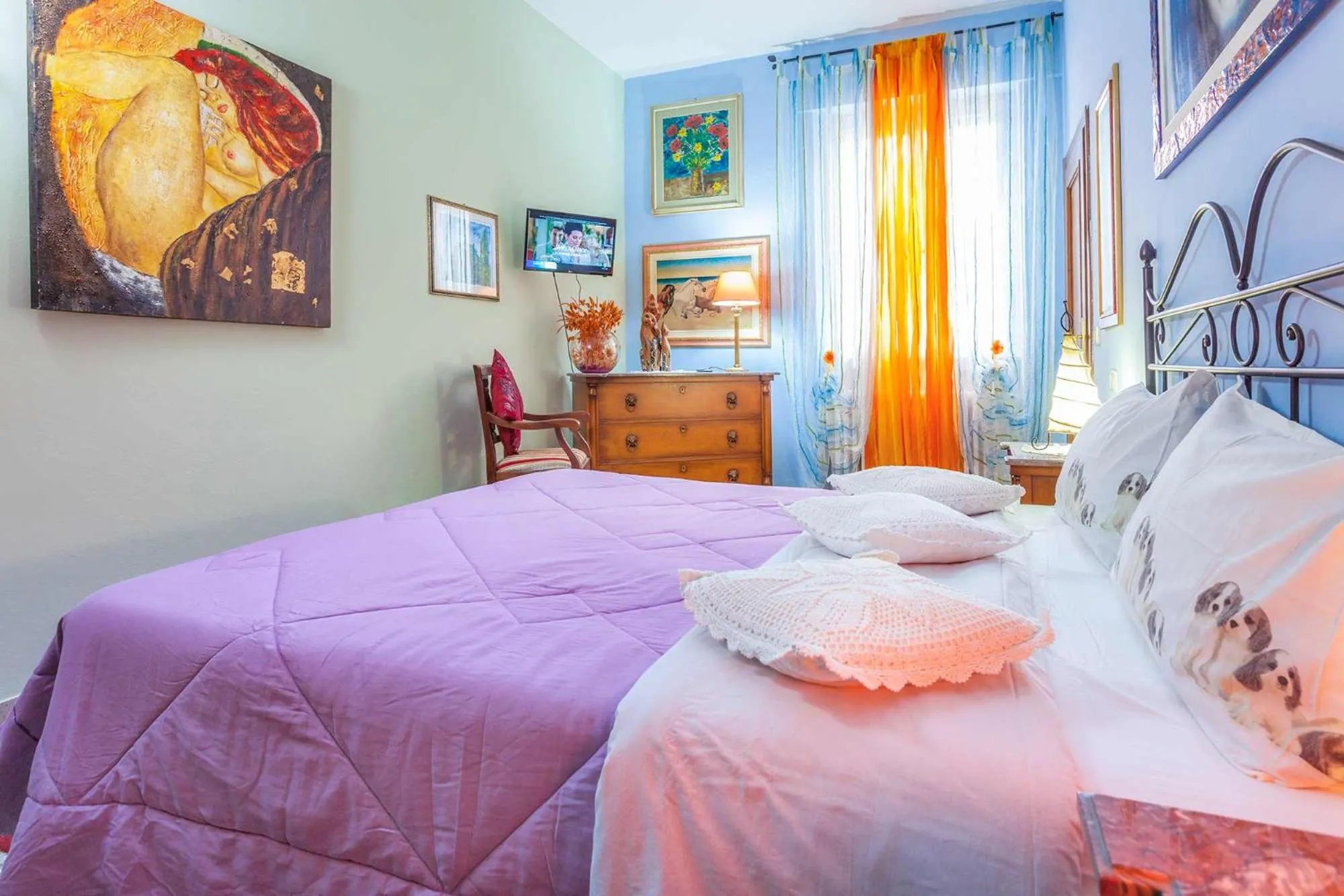 Shower, Bed in Casa Kita