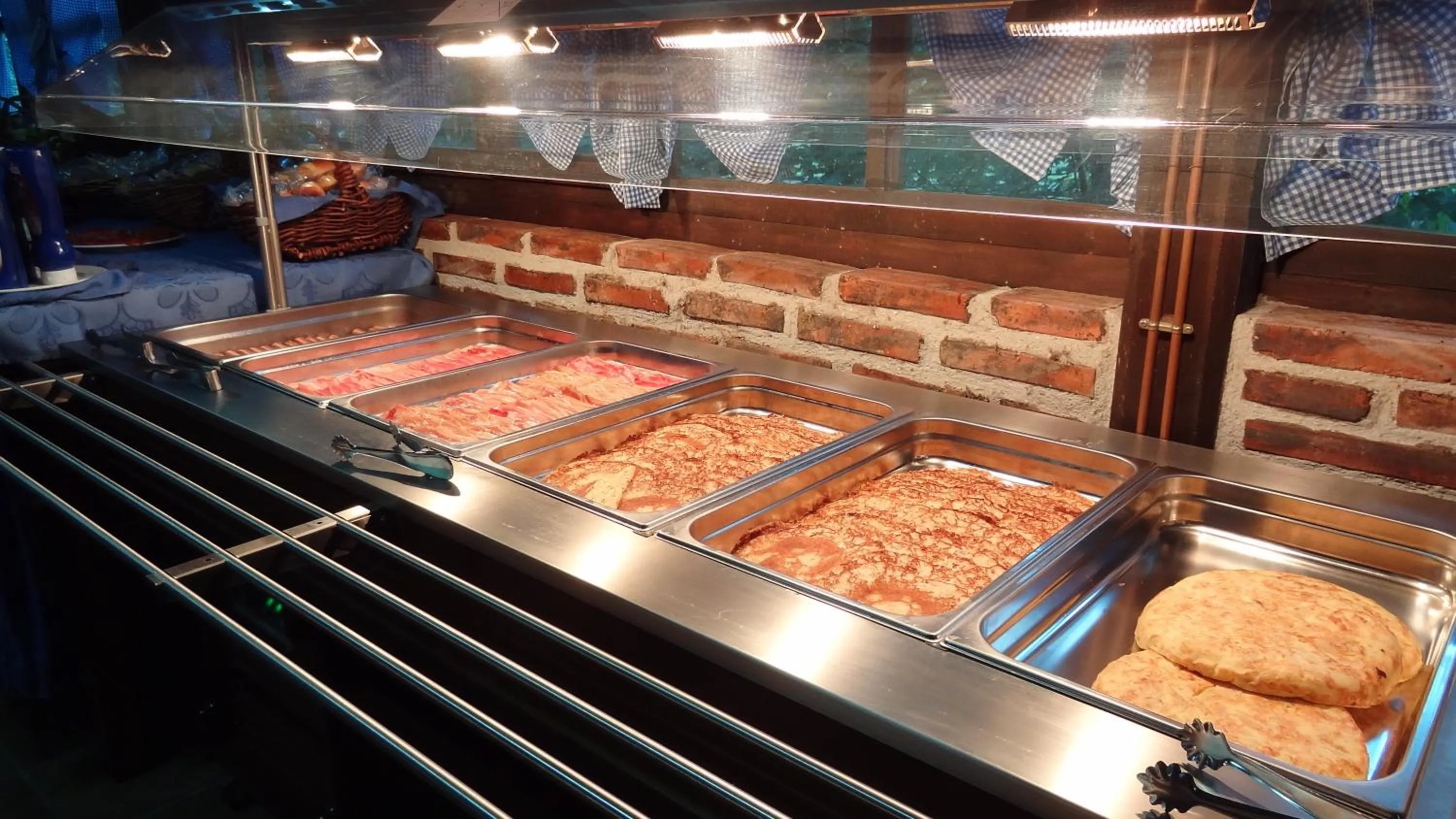 Food and drinks in Hotel El Bricial