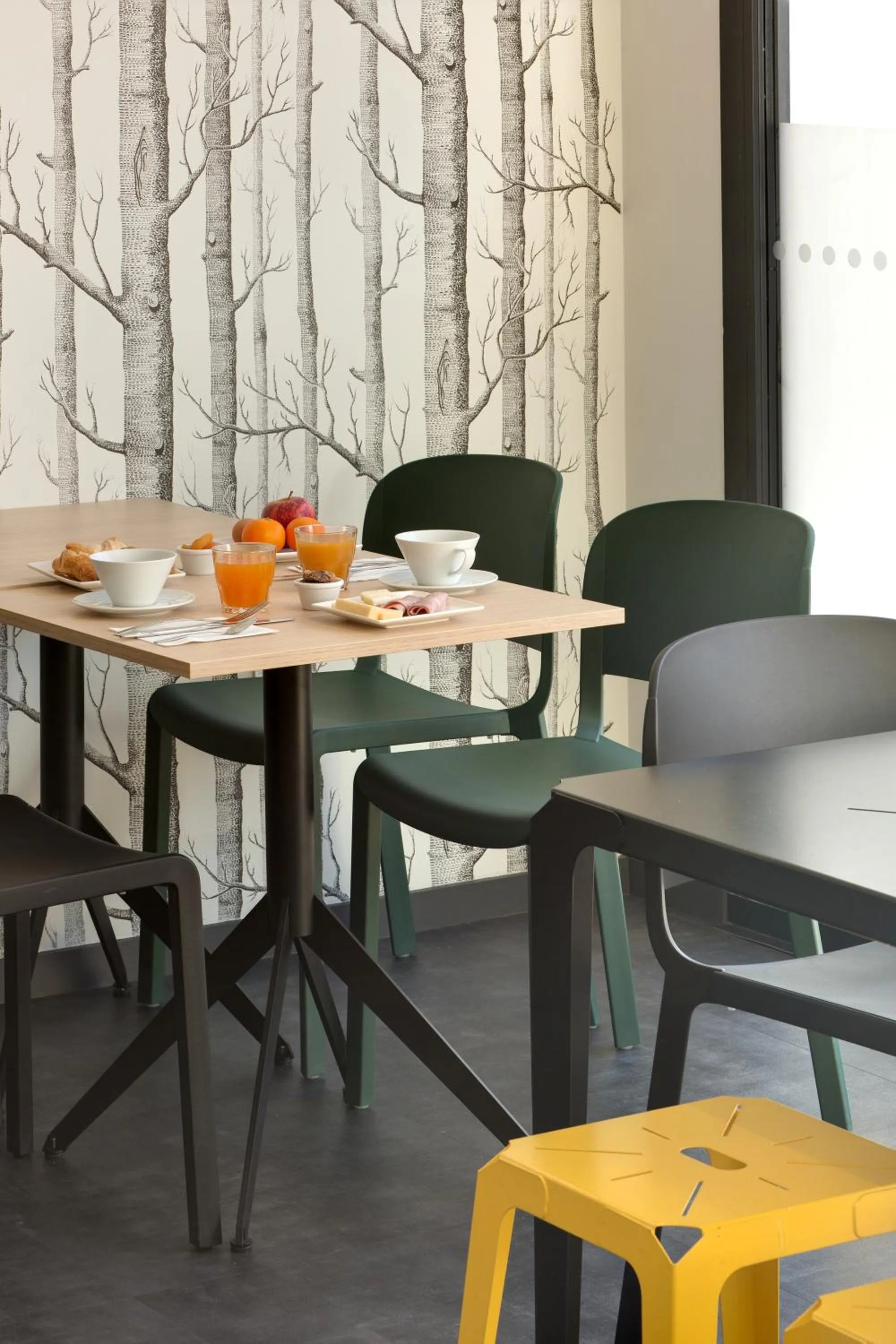 Buffet breakfast in Ténéo Apparthôtel Bordeaux Maritime - Cité du vin