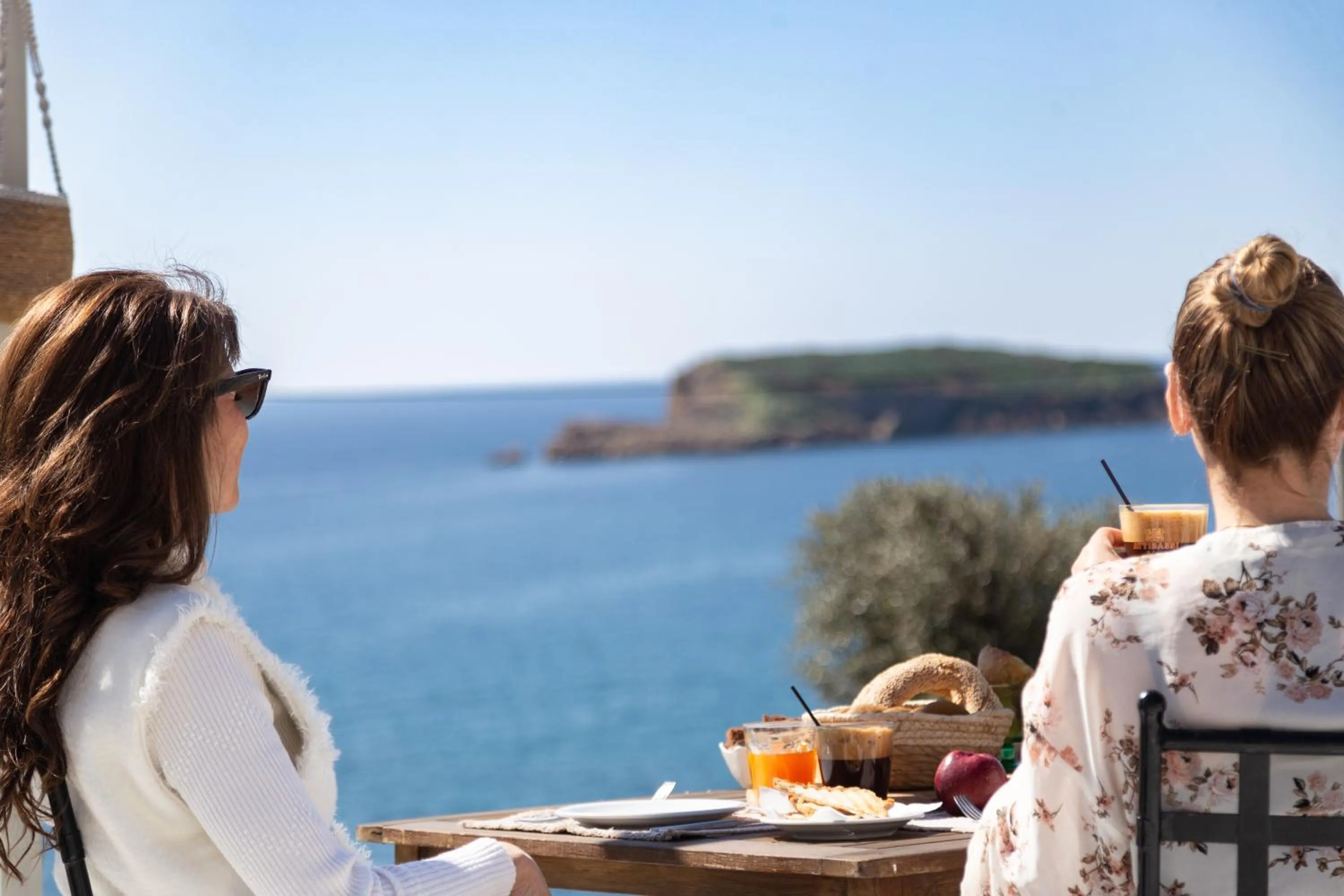 Poseidon Apartments and Villas by the Sea