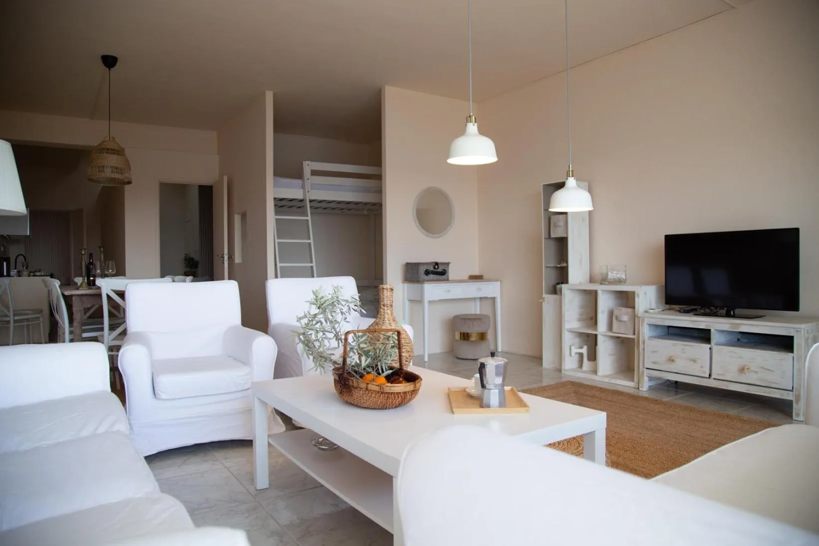 TV and multimedia in Poseidon Apartments and Villas by the Sea