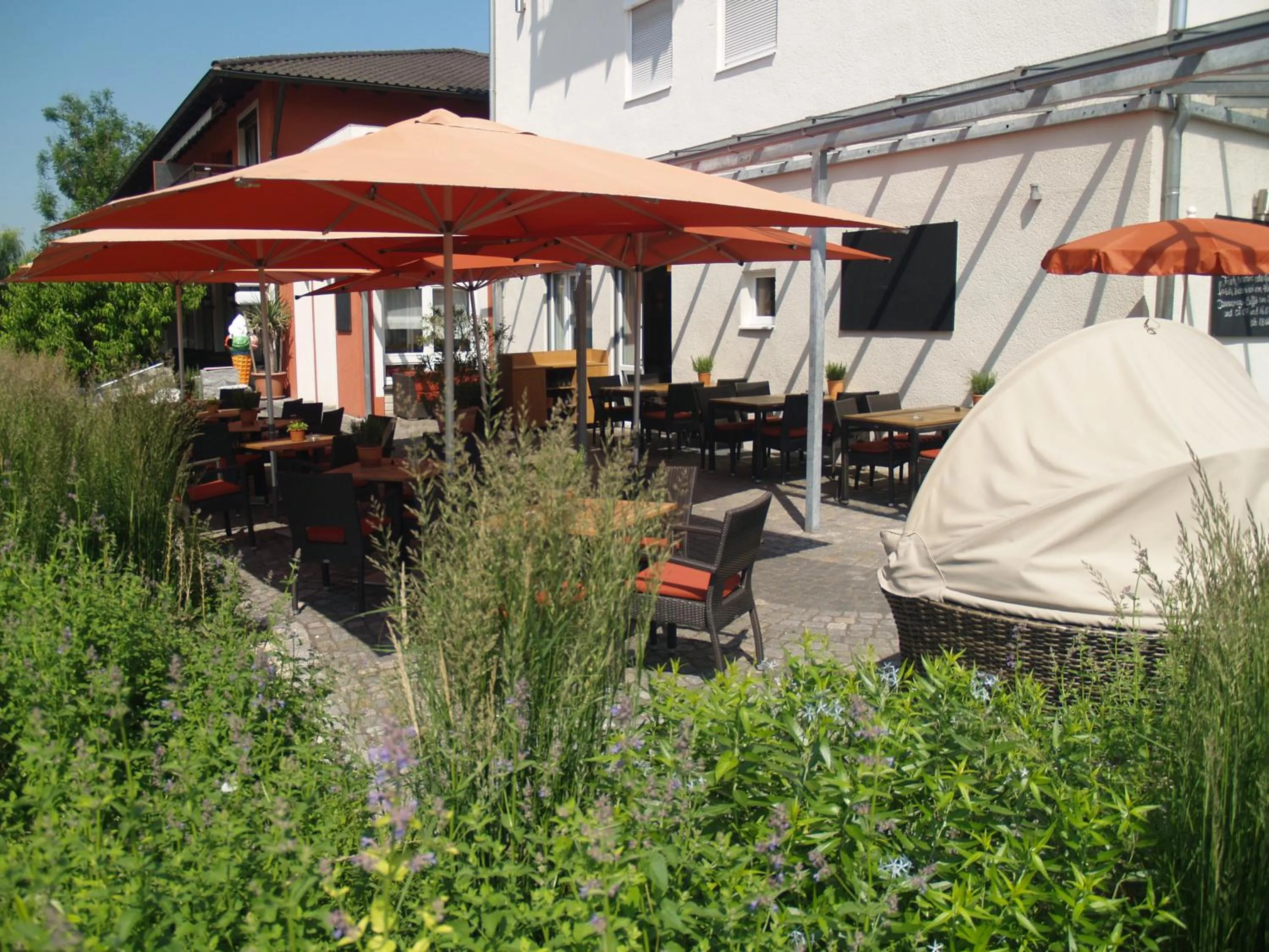 Restaurant/places to eat in Inntalhof