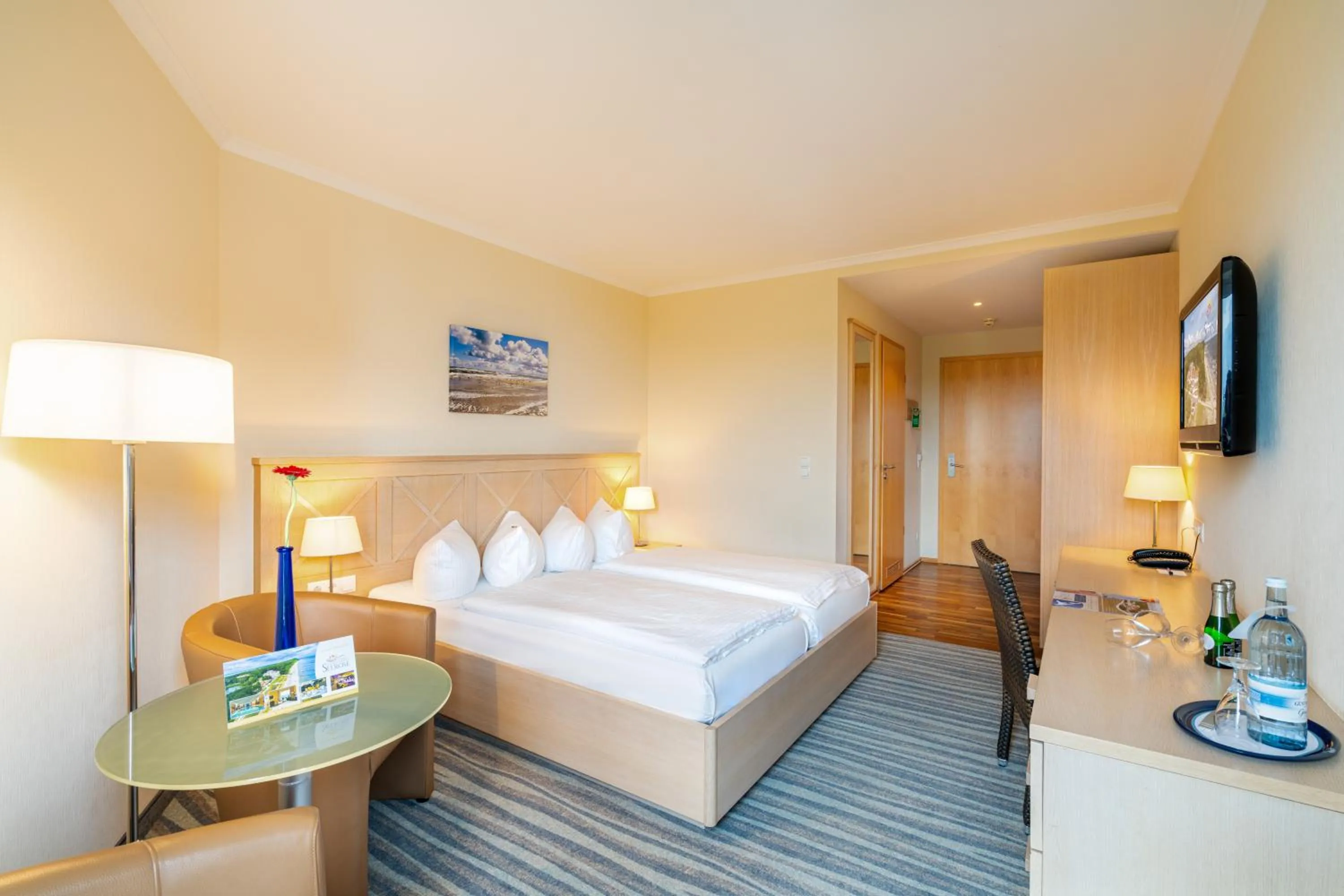 Bed in Strandhotel Seerose