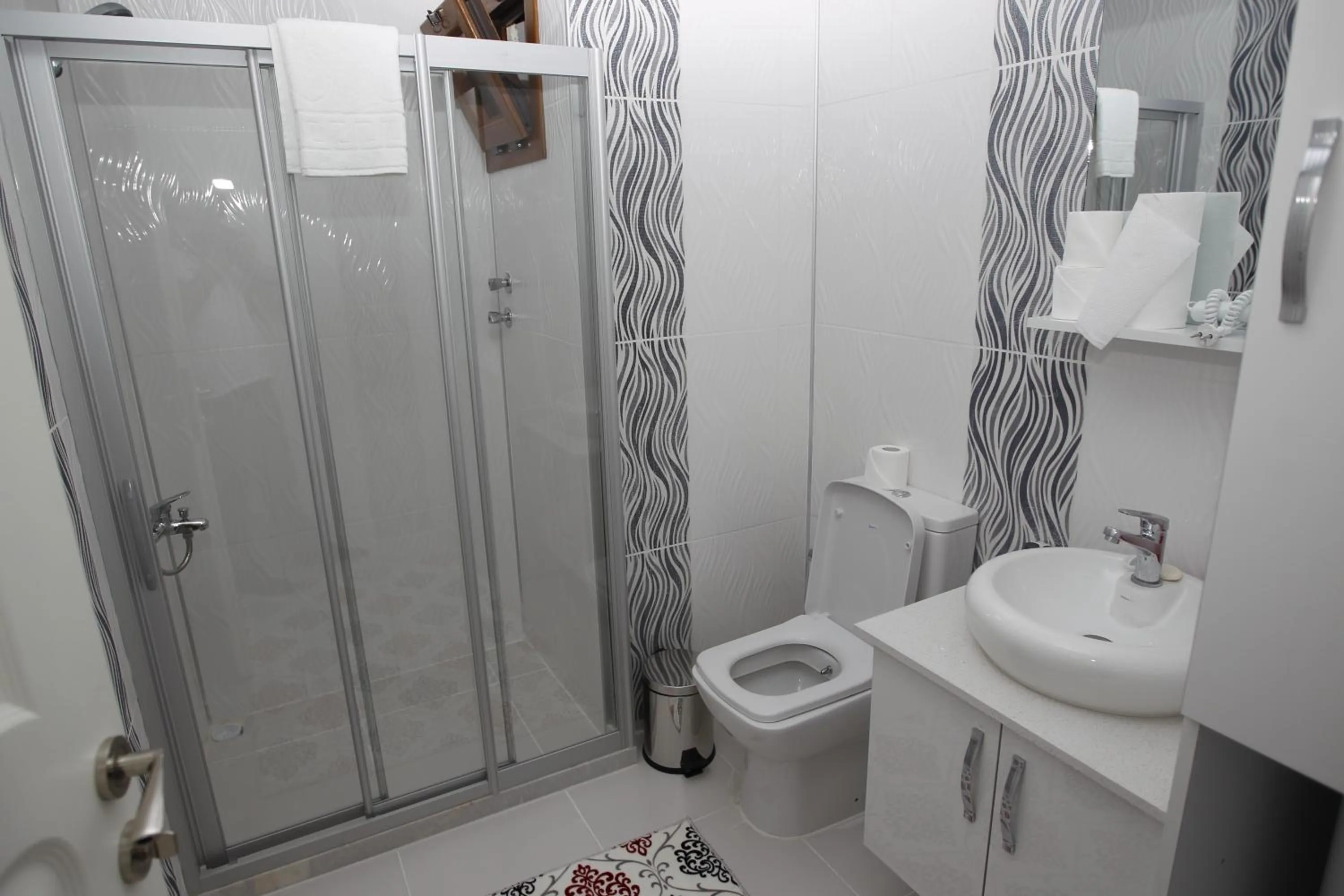 Shower in Ephesus Palace