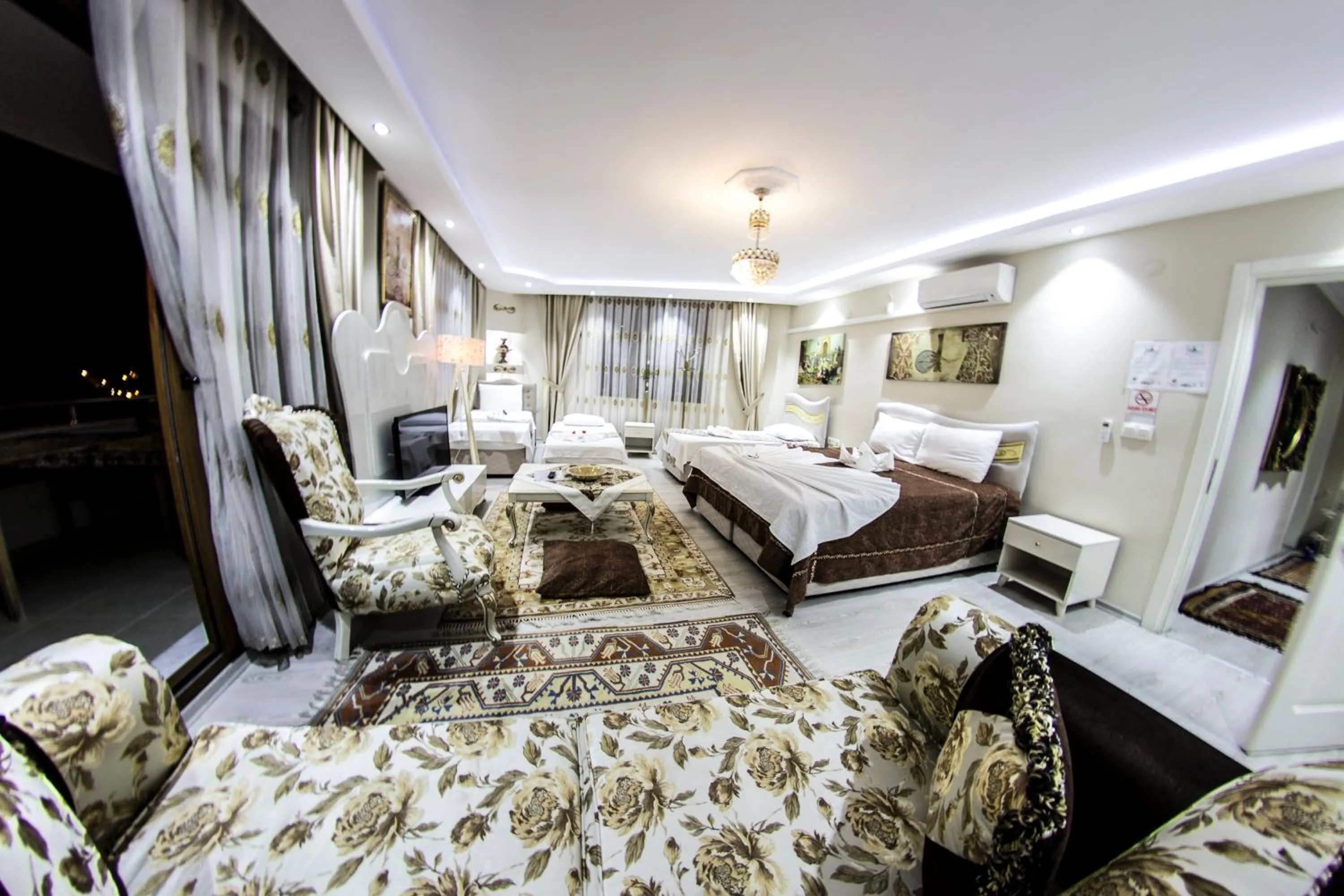 Coffee/tea facilities in Ephesus Palace