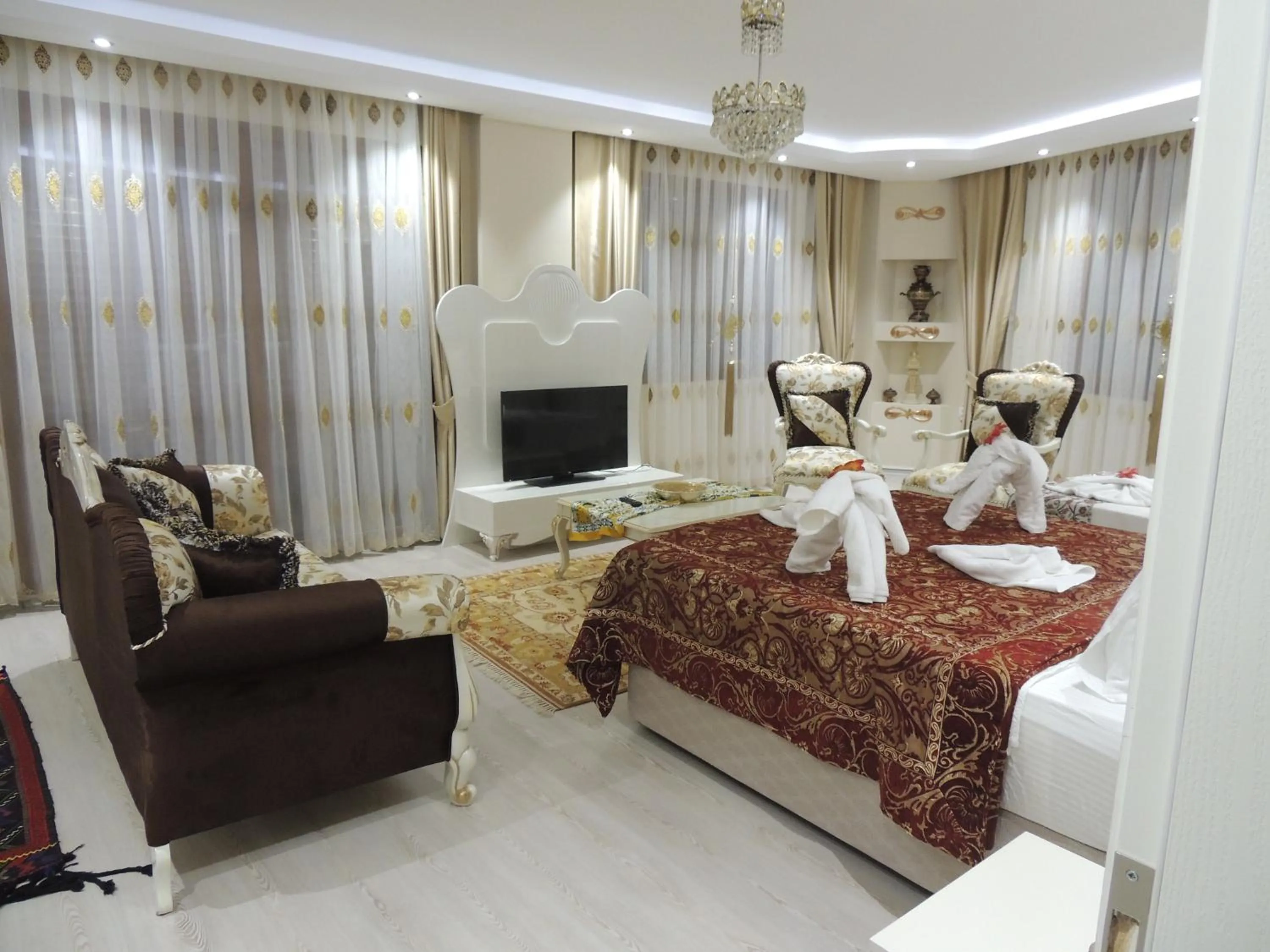 Property building in Ephesus Palace