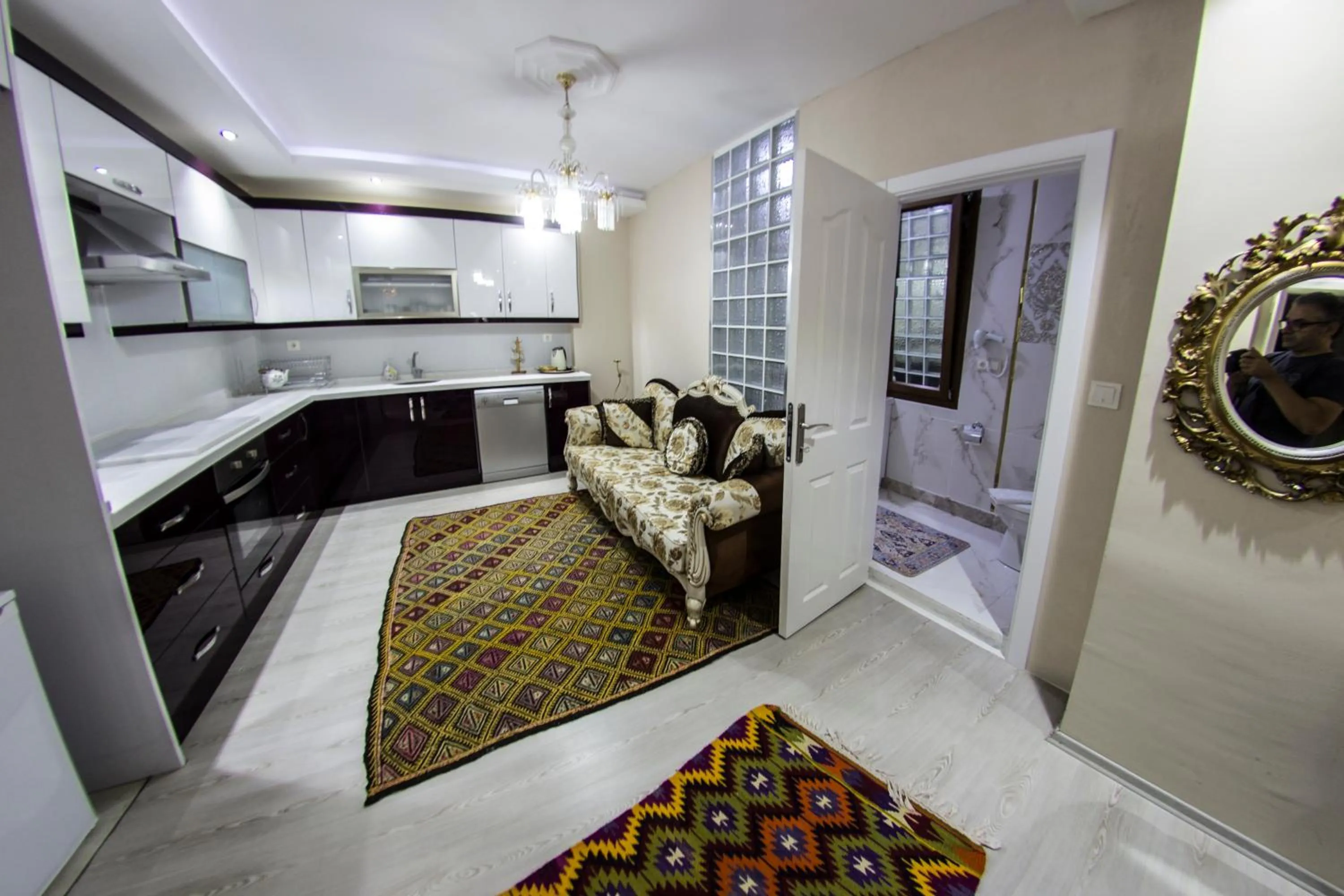 Shower in Ephesus Palace