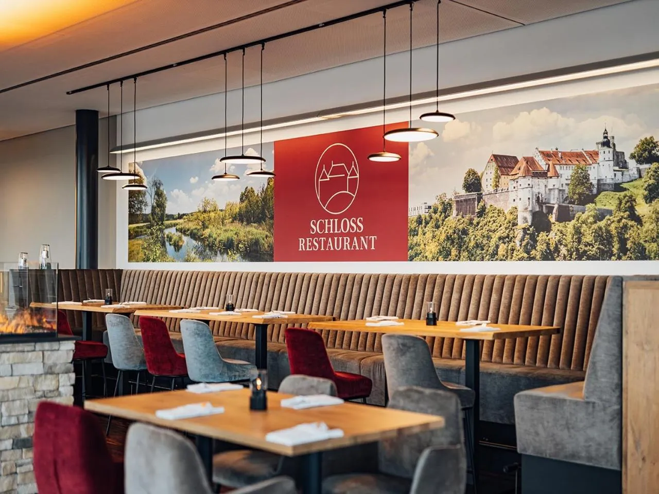 Restaurant/places to eat in Schlosshotel Hellenstein