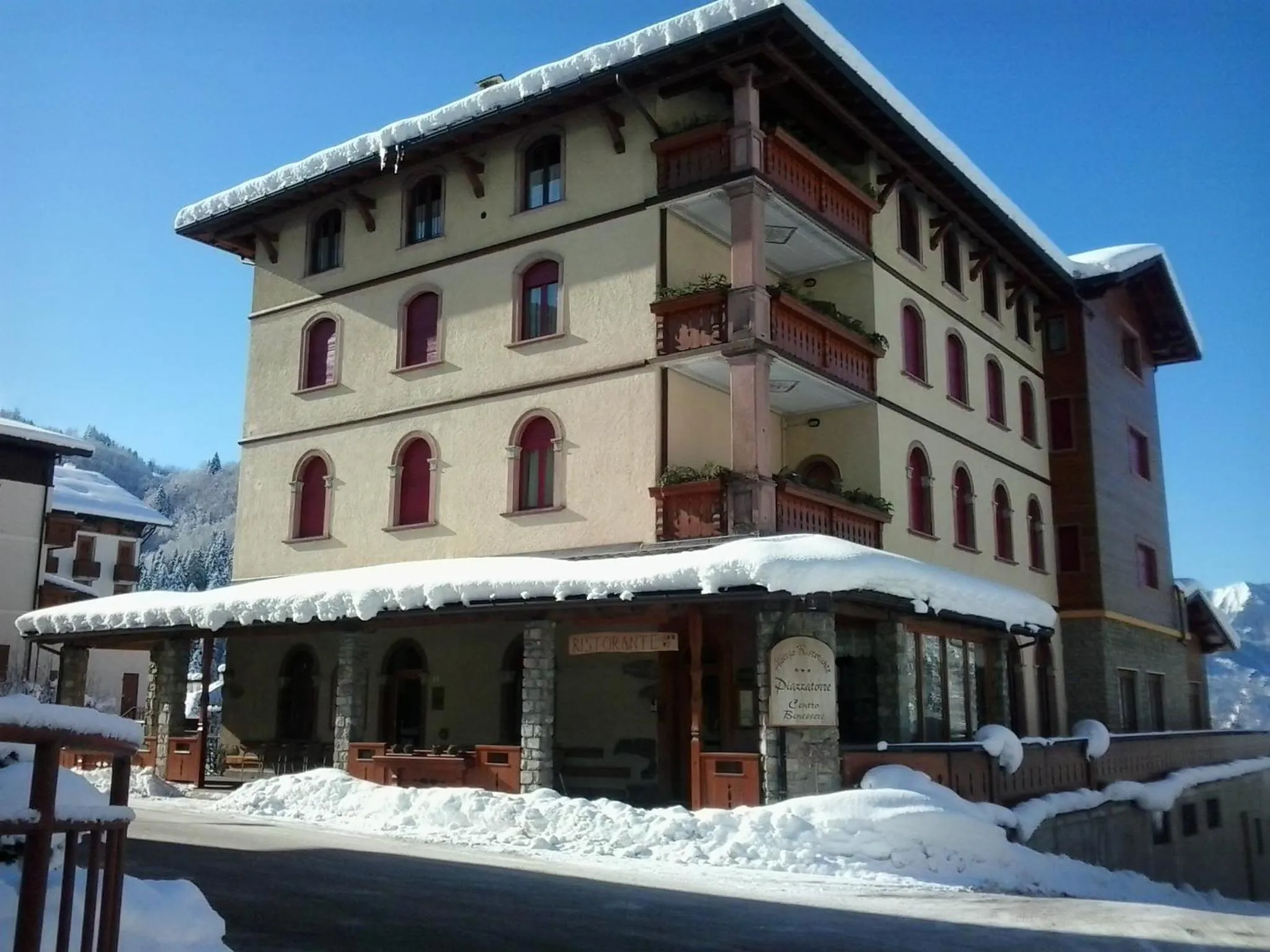 Property building in Albergo Piazzatorre