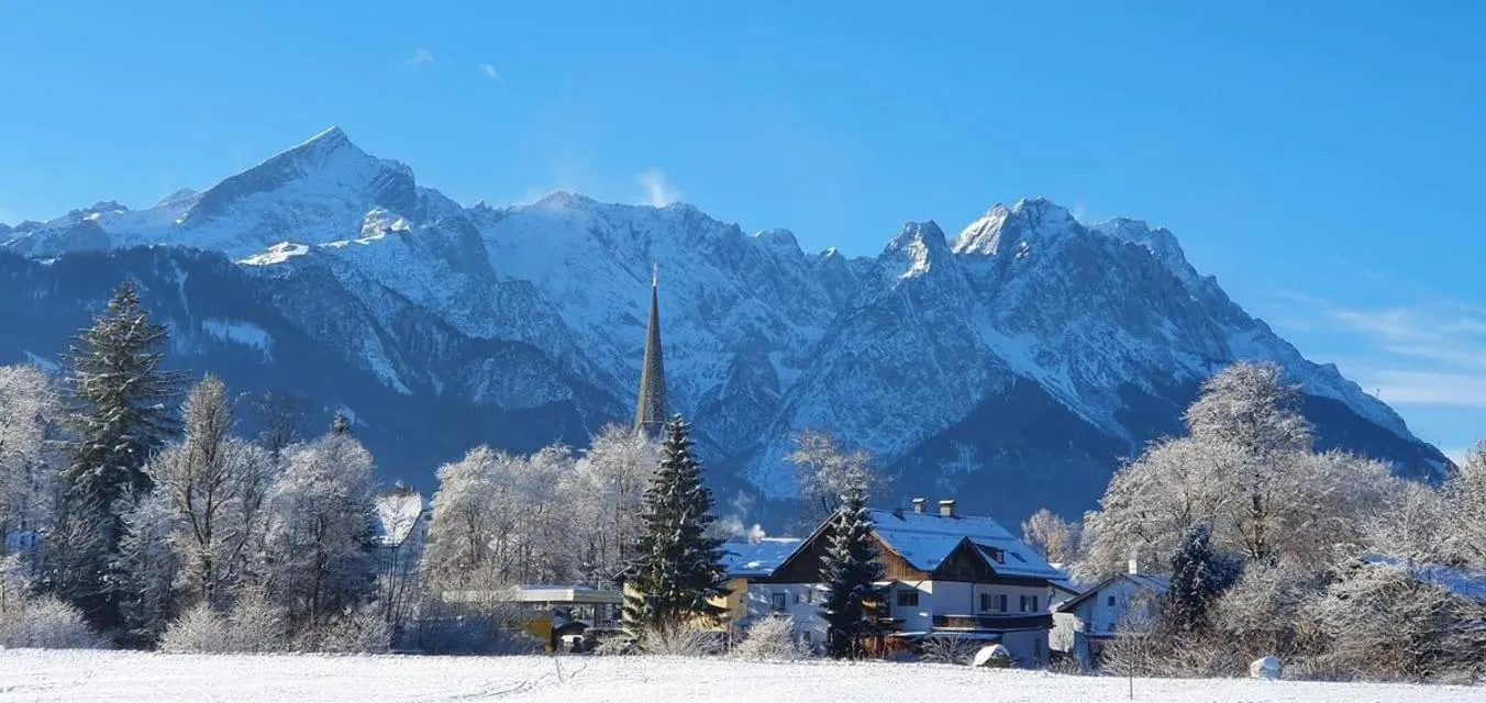 Staff in Hotel Schatten