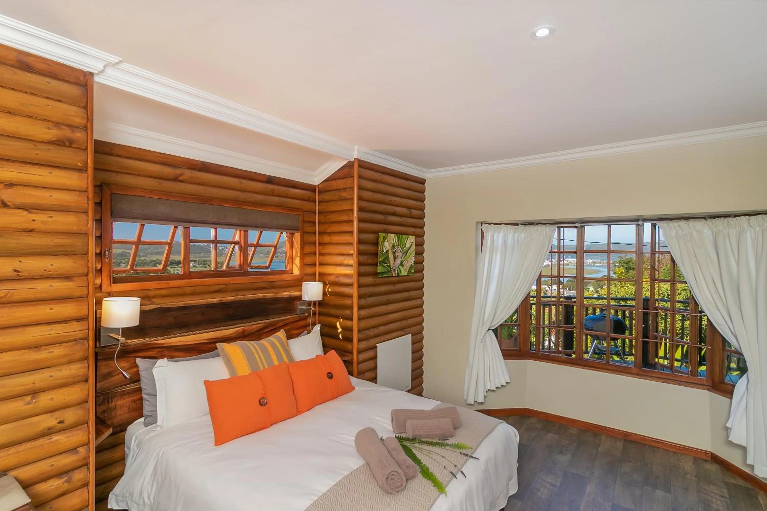 Bedroom, Bed in Big Tree House Lodge