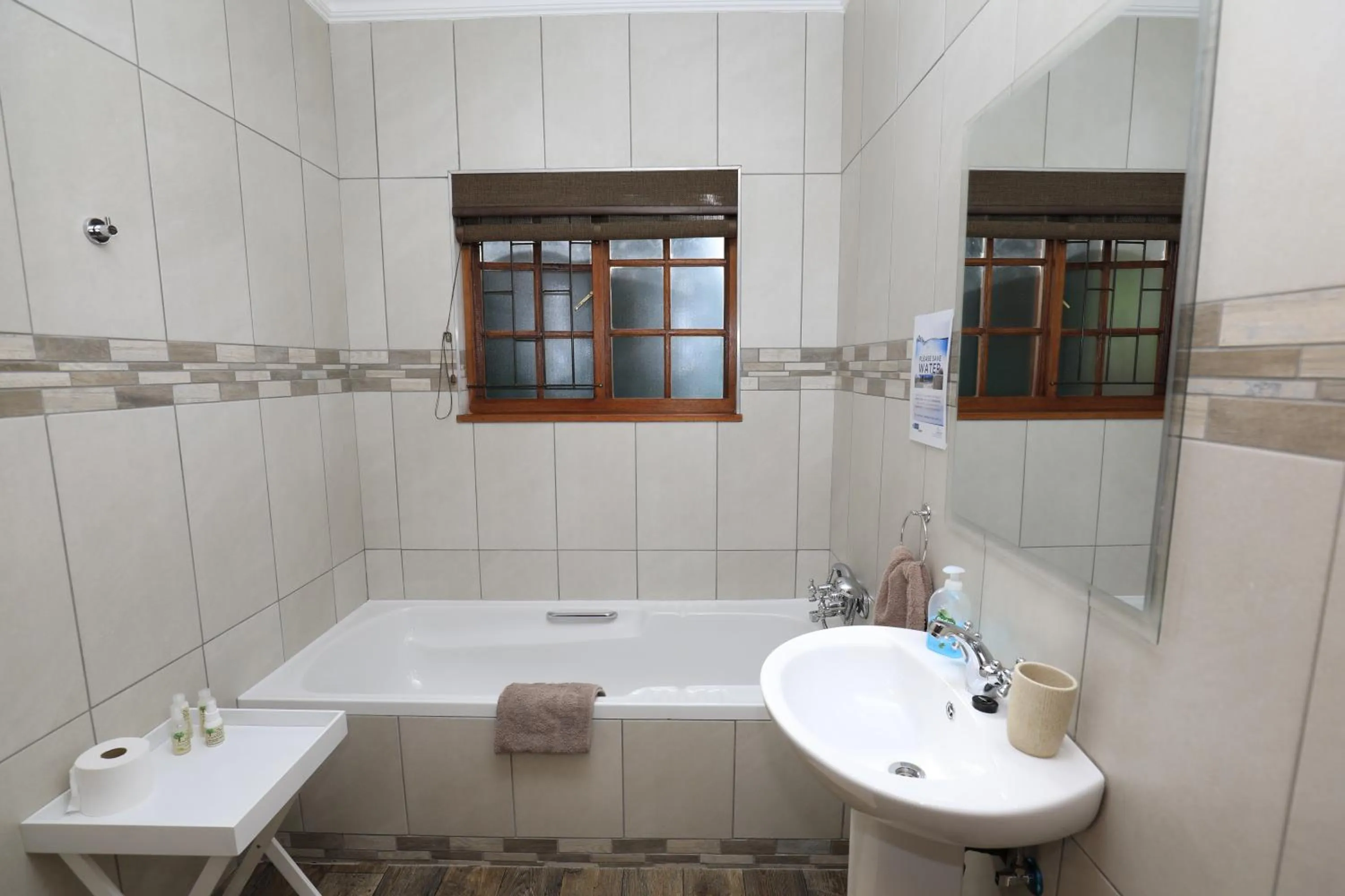 Bathroom in Big Tree House Lodge