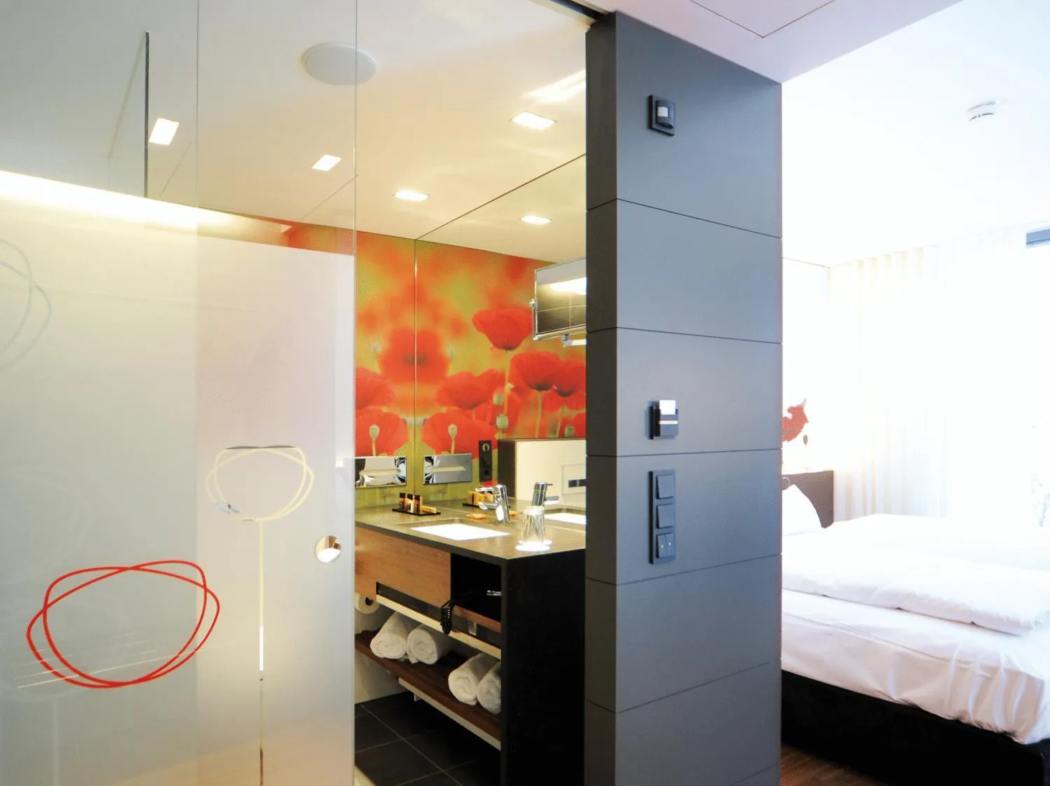 Photo of the whole room, Bed in LAGO hotel & restaurant am see