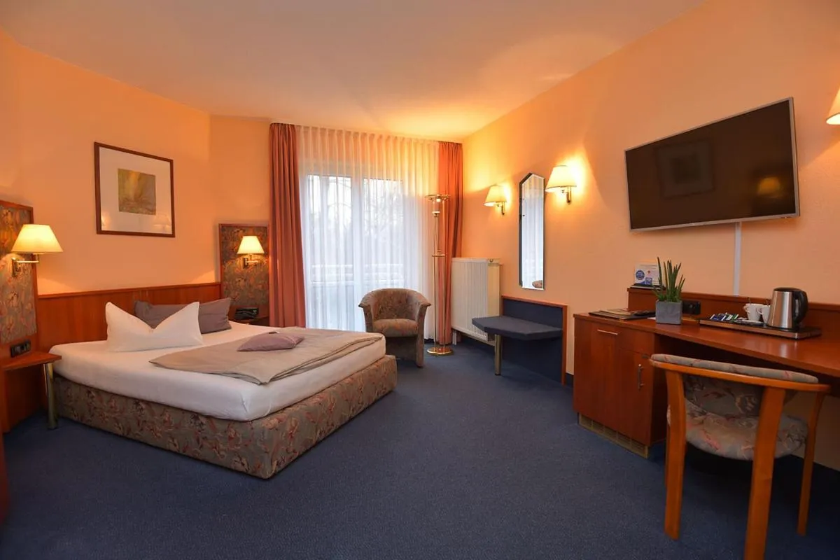 Photo of the whole room, Bed in AltstadtHotel an der Werra