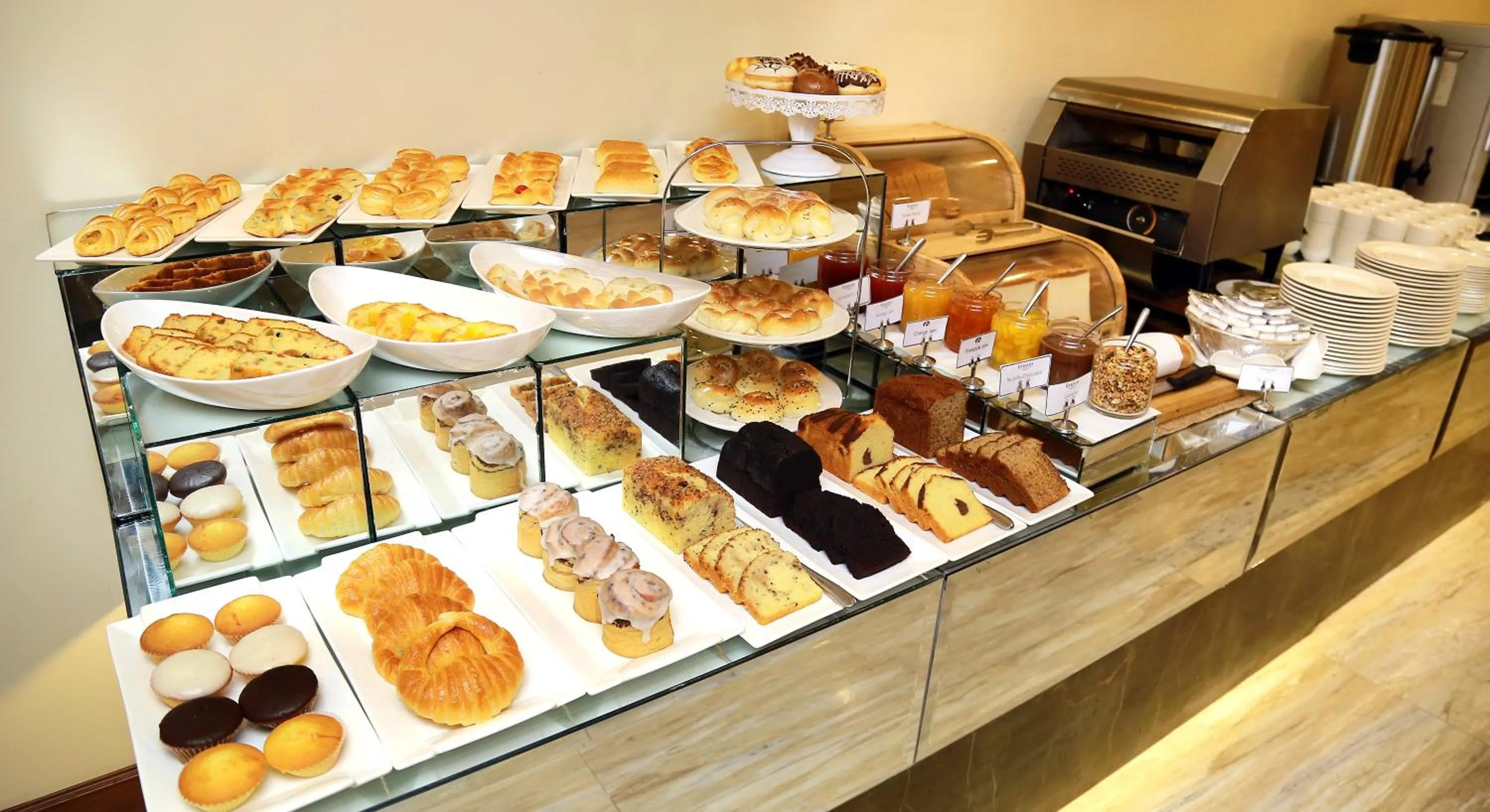 Restaurant/places to eat in Ramada by Wyndham Multan