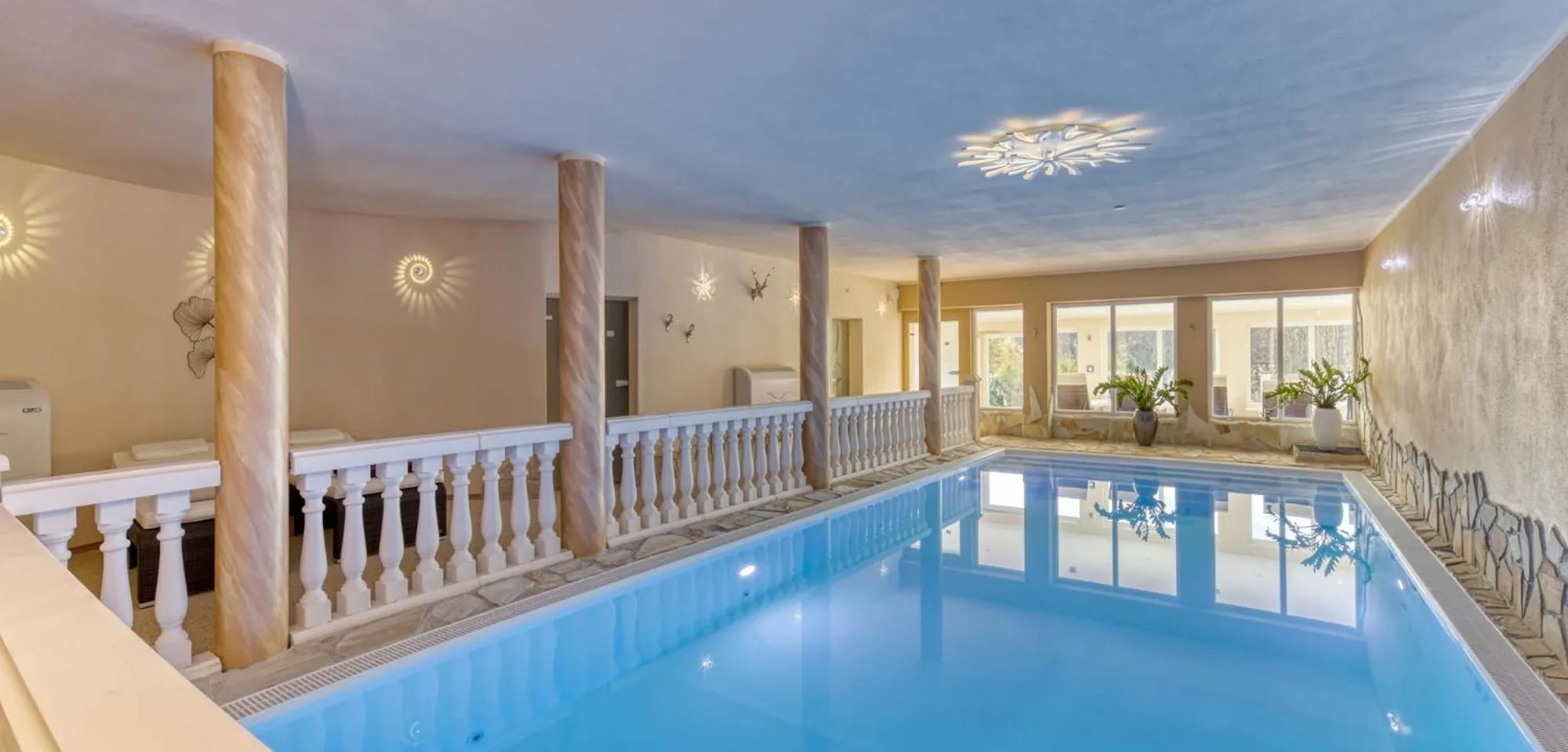 Swimming pool in Wellnesshotel deine Auszeit, Adults only