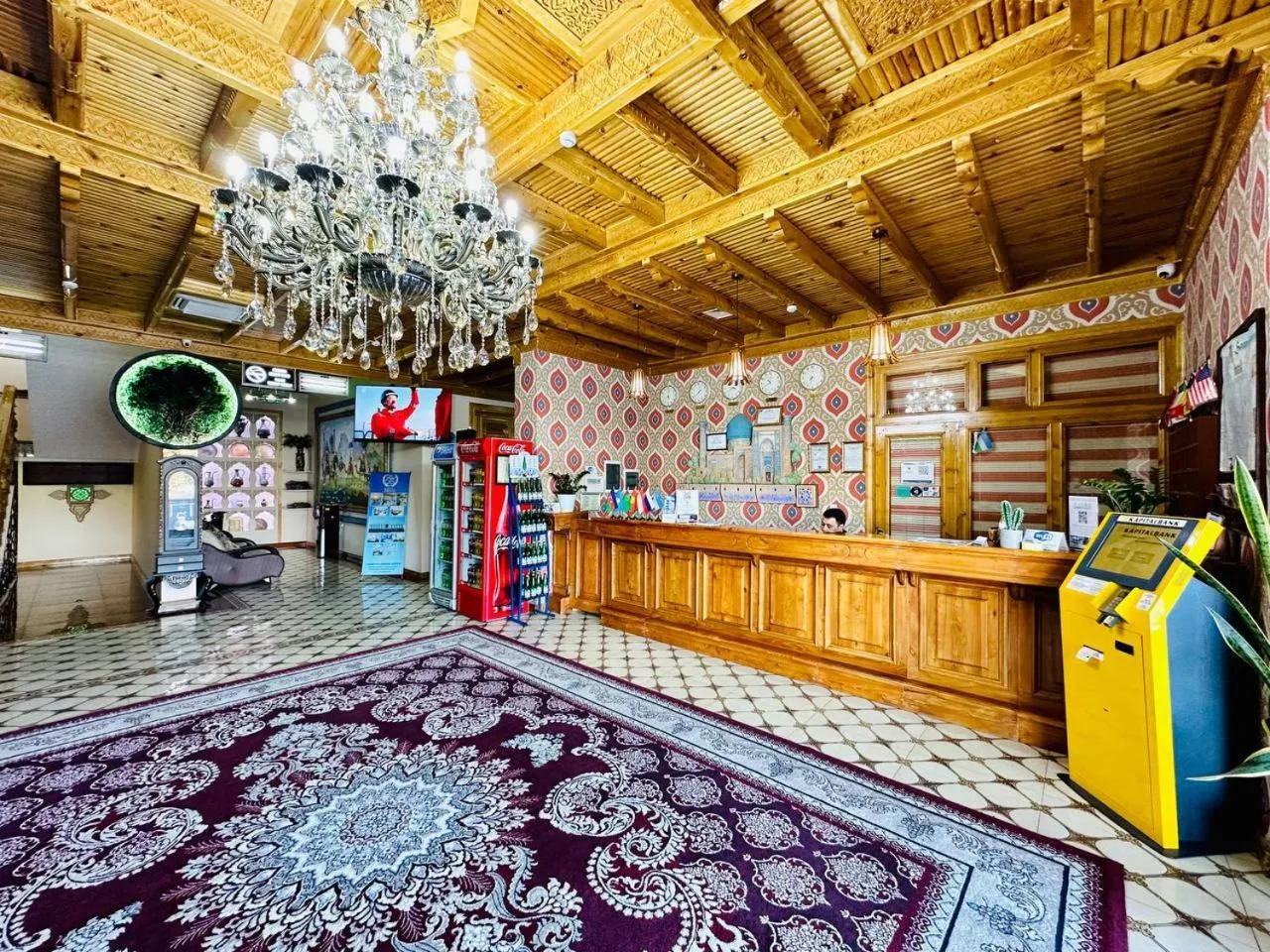 Seating area in Zilol Baxt