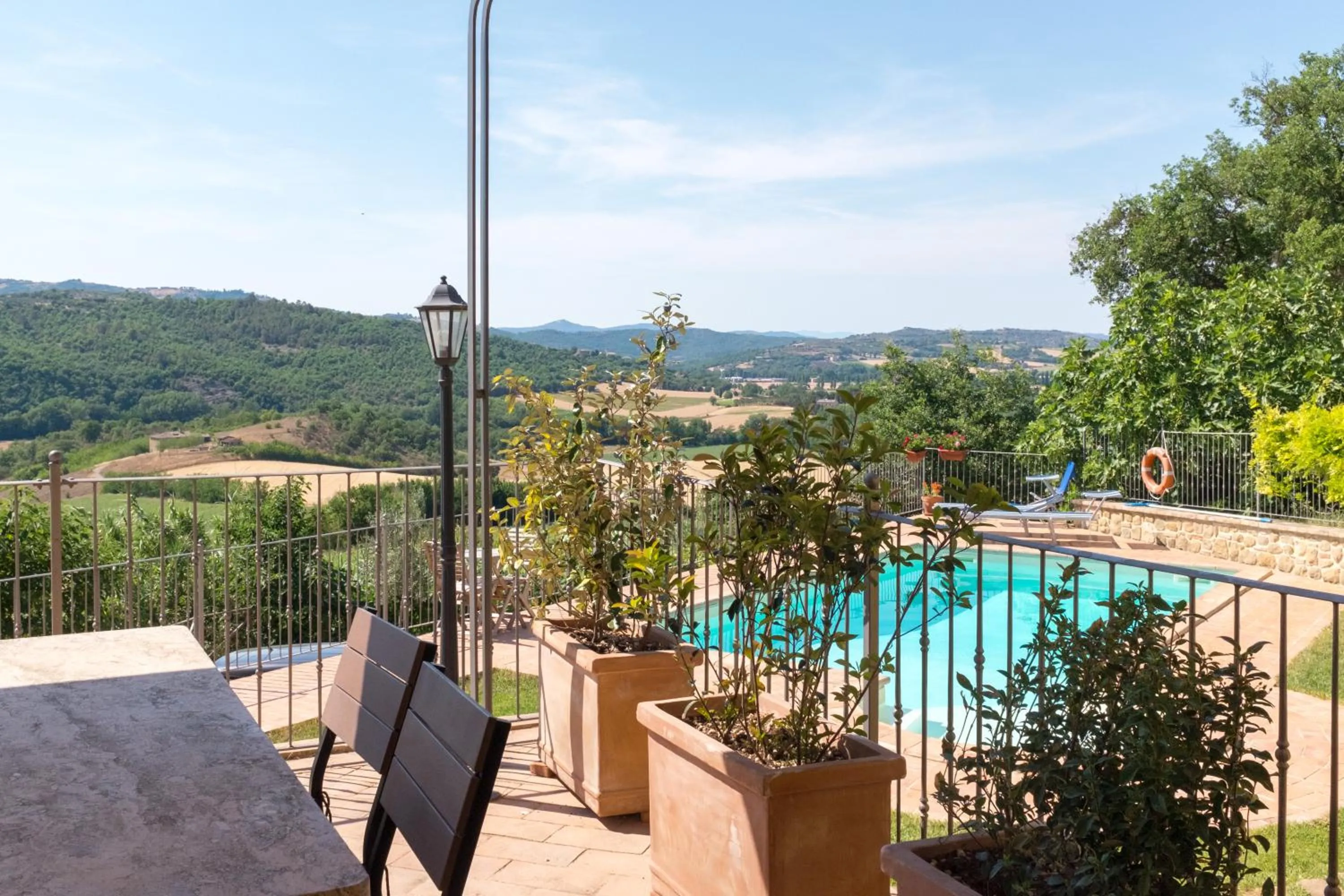 Patio in Umbria Country Shelter