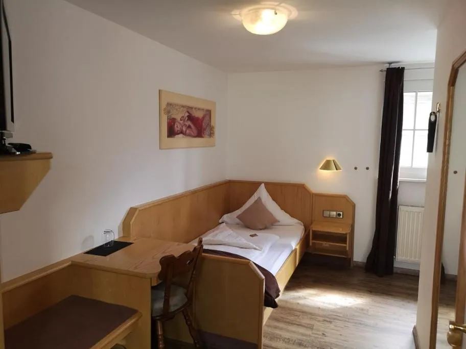 Bed in Hotel DreiKönig & Restaurant SeeGourmet