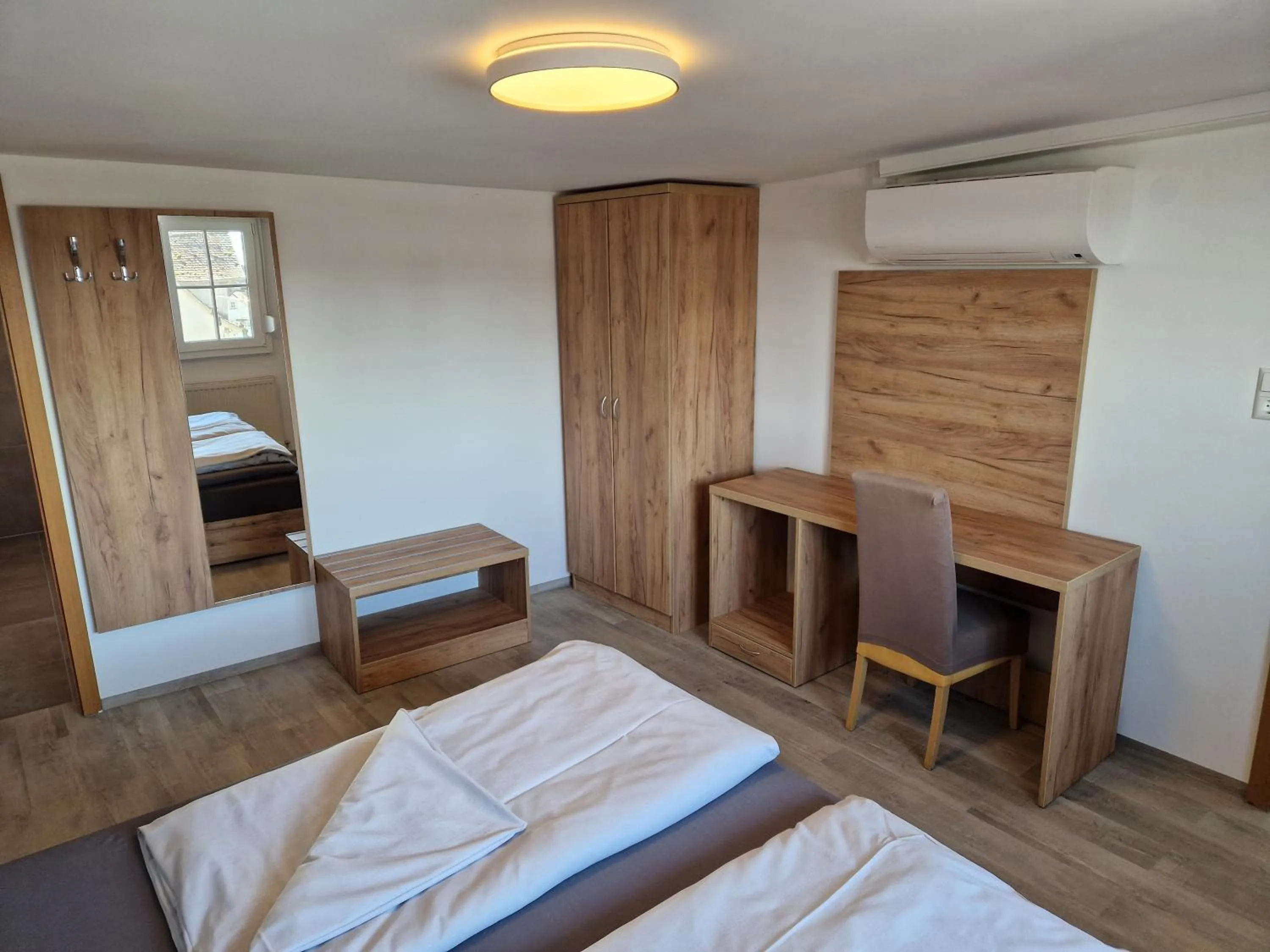 Bed in Hotel DreiKönig & Restaurant SeeGourmet