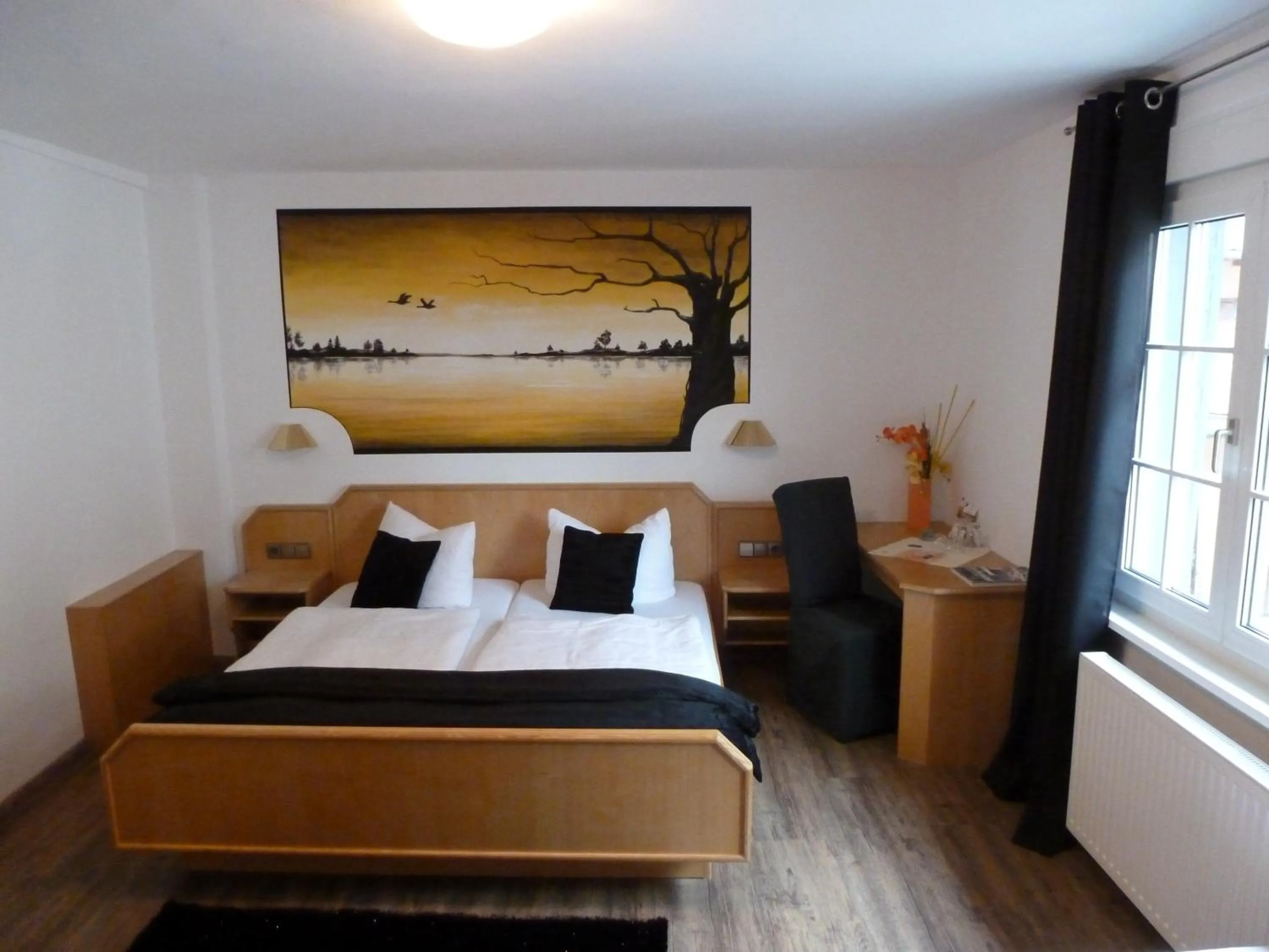 Bed in Hotel DreiKönig & Restaurant SeeGourmet