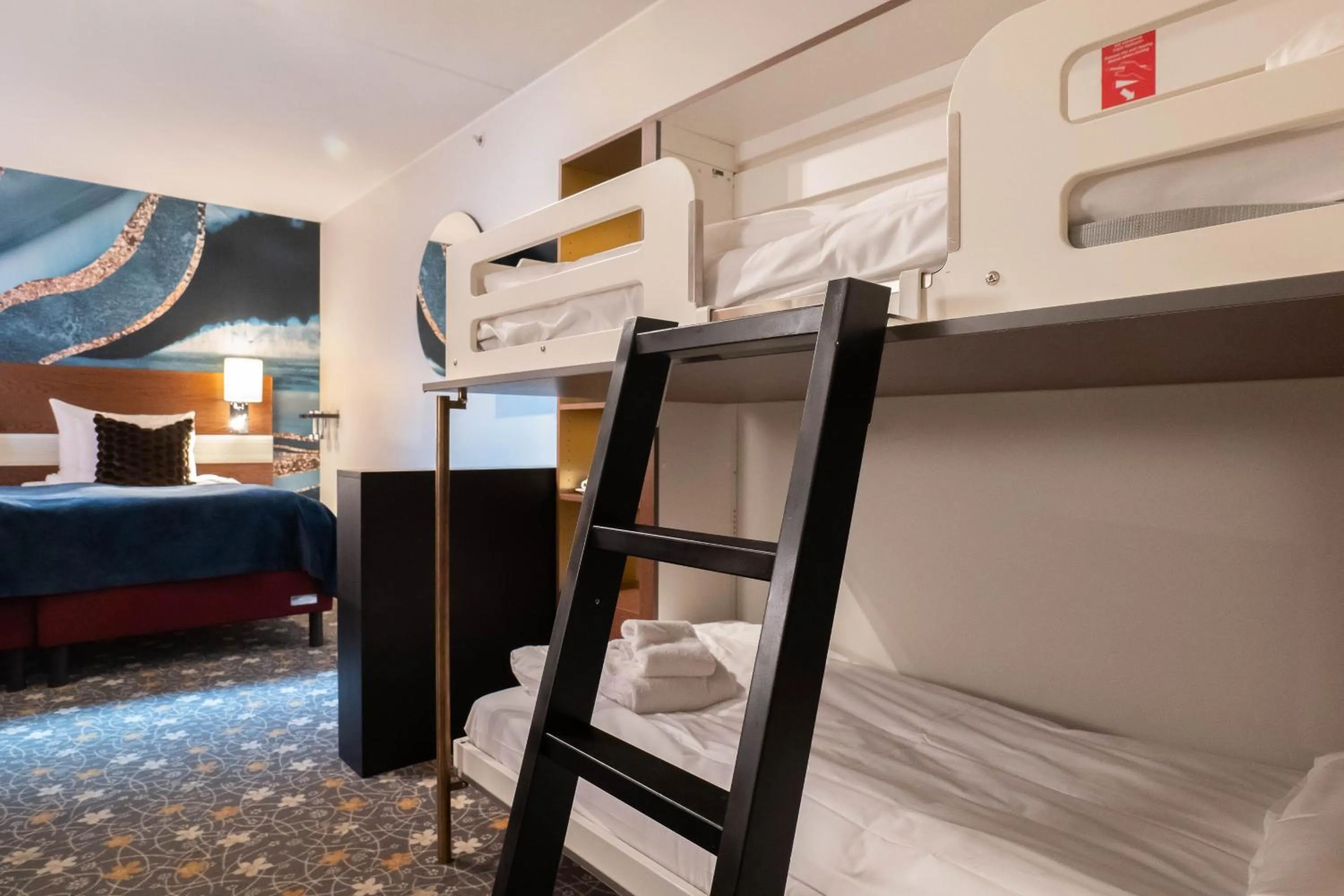bunk bed, Bed in ProfilHotels Opera