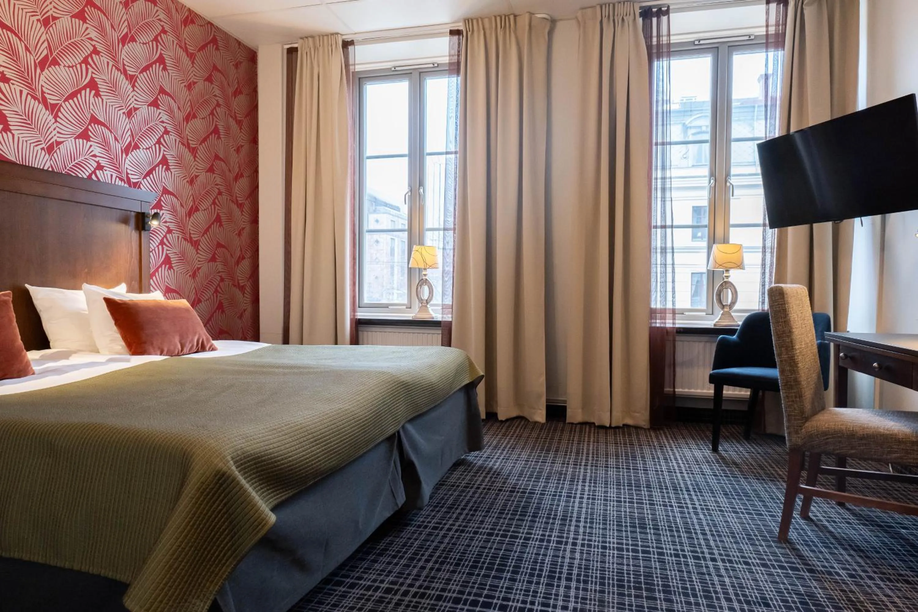 Property building, Bed in ProfilHotels Opera