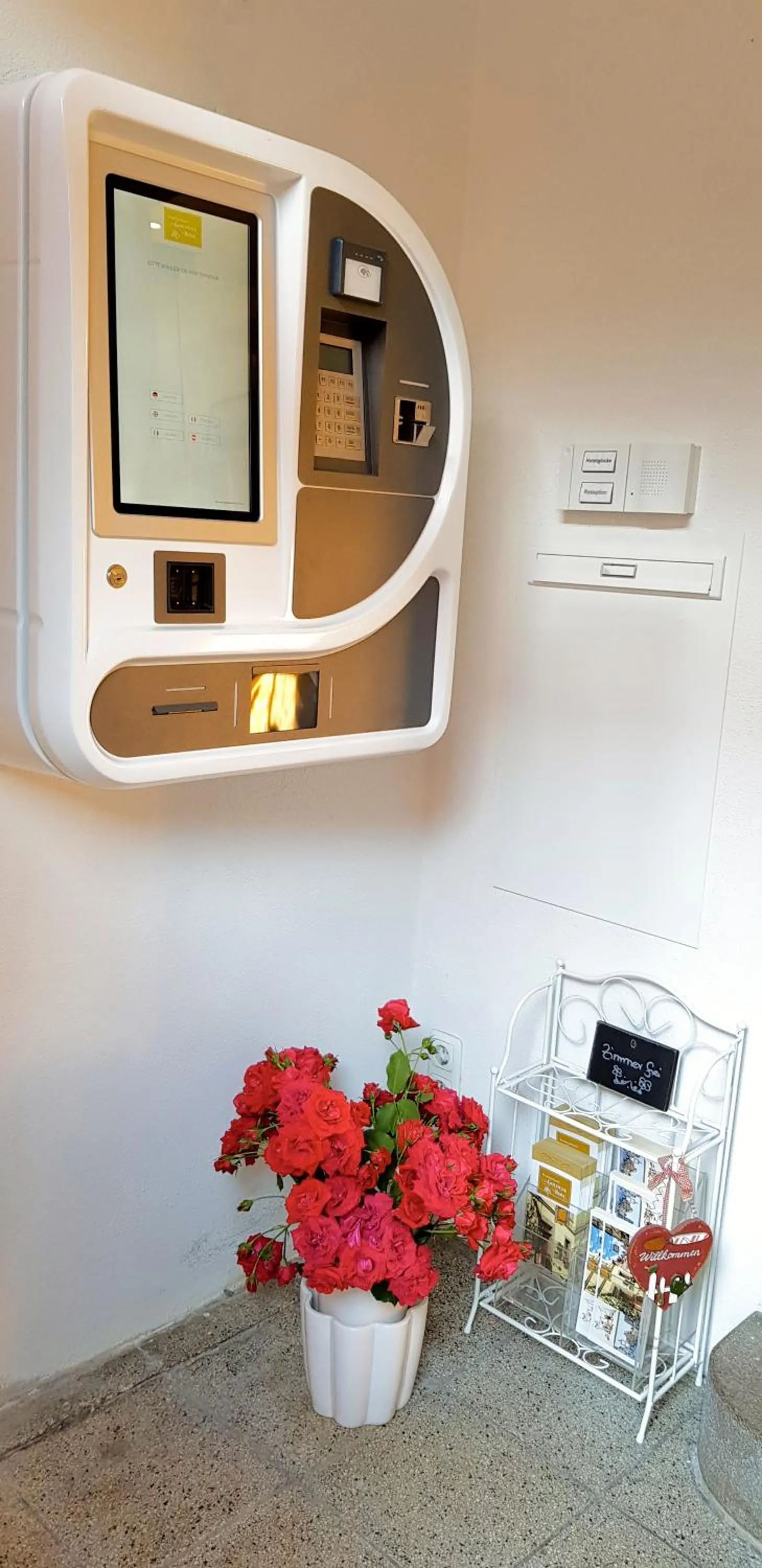 Lobby or reception in Boutiquehotel Goldene Rose - self-check-in