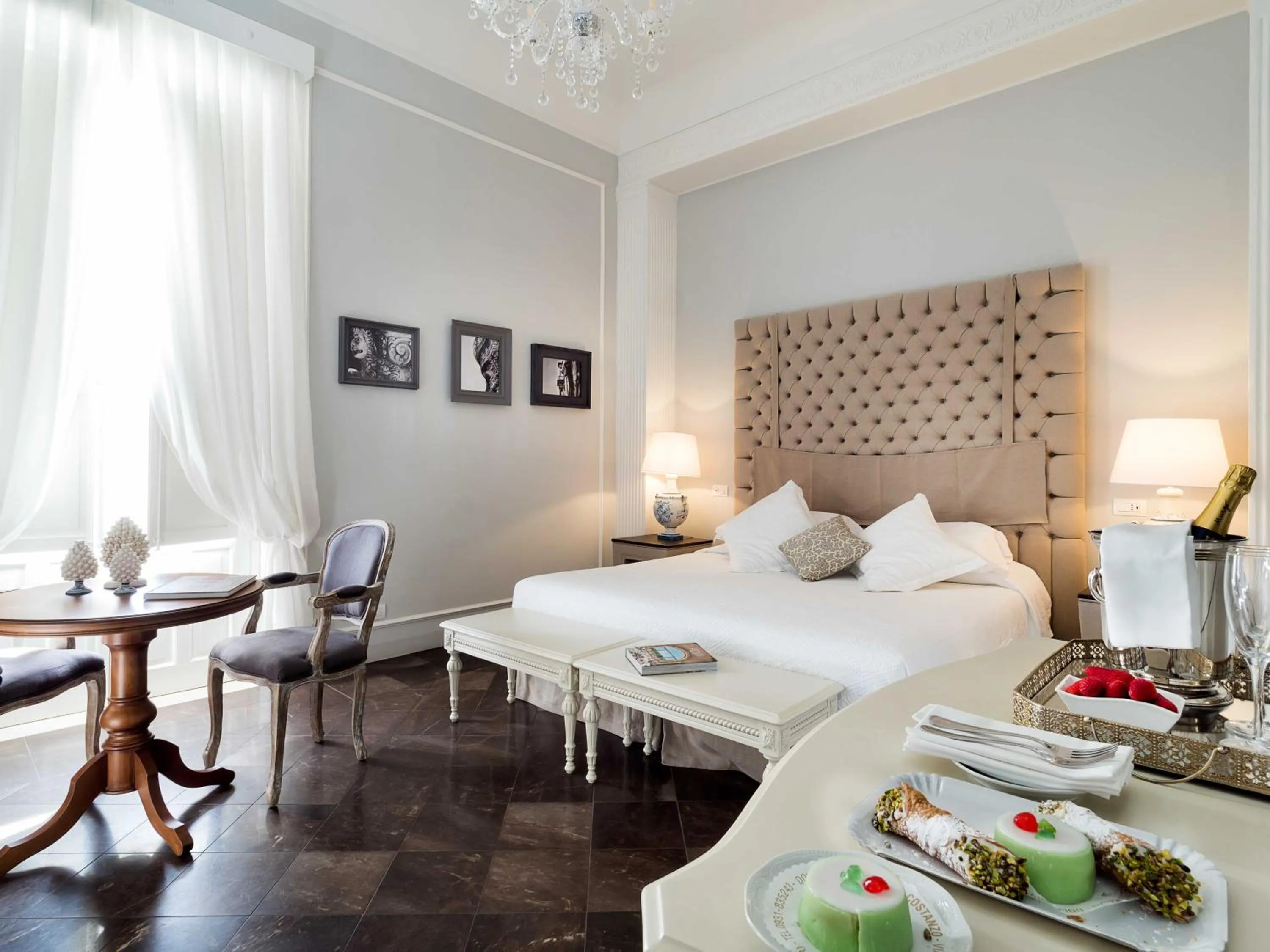 Photo of the whole room, Bed in Gagliardi Boutique Hotel