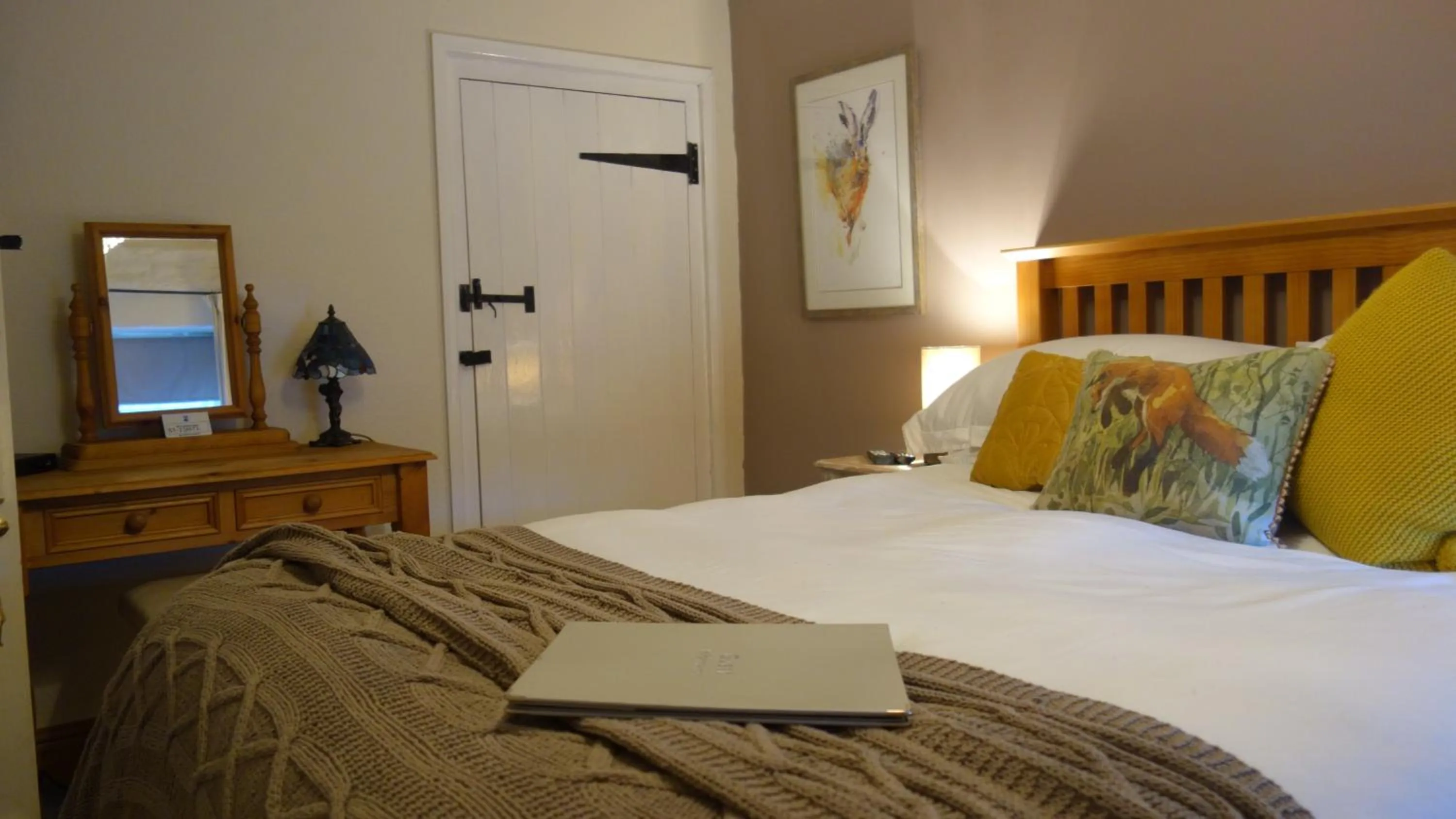 Property building, Bed in Eastview Bed and Breakfast