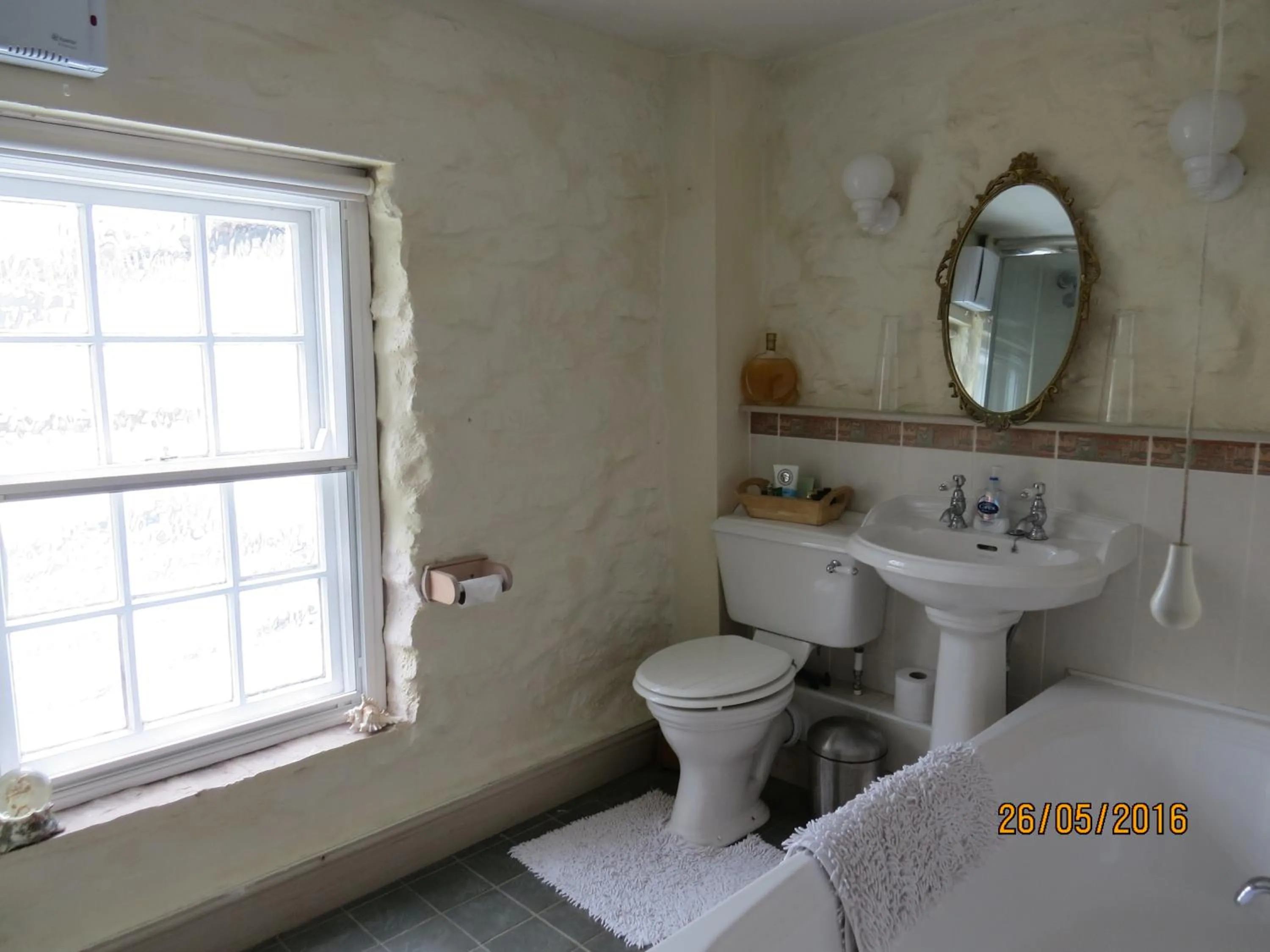 Bathroom in Eastview Bed and Breakfast