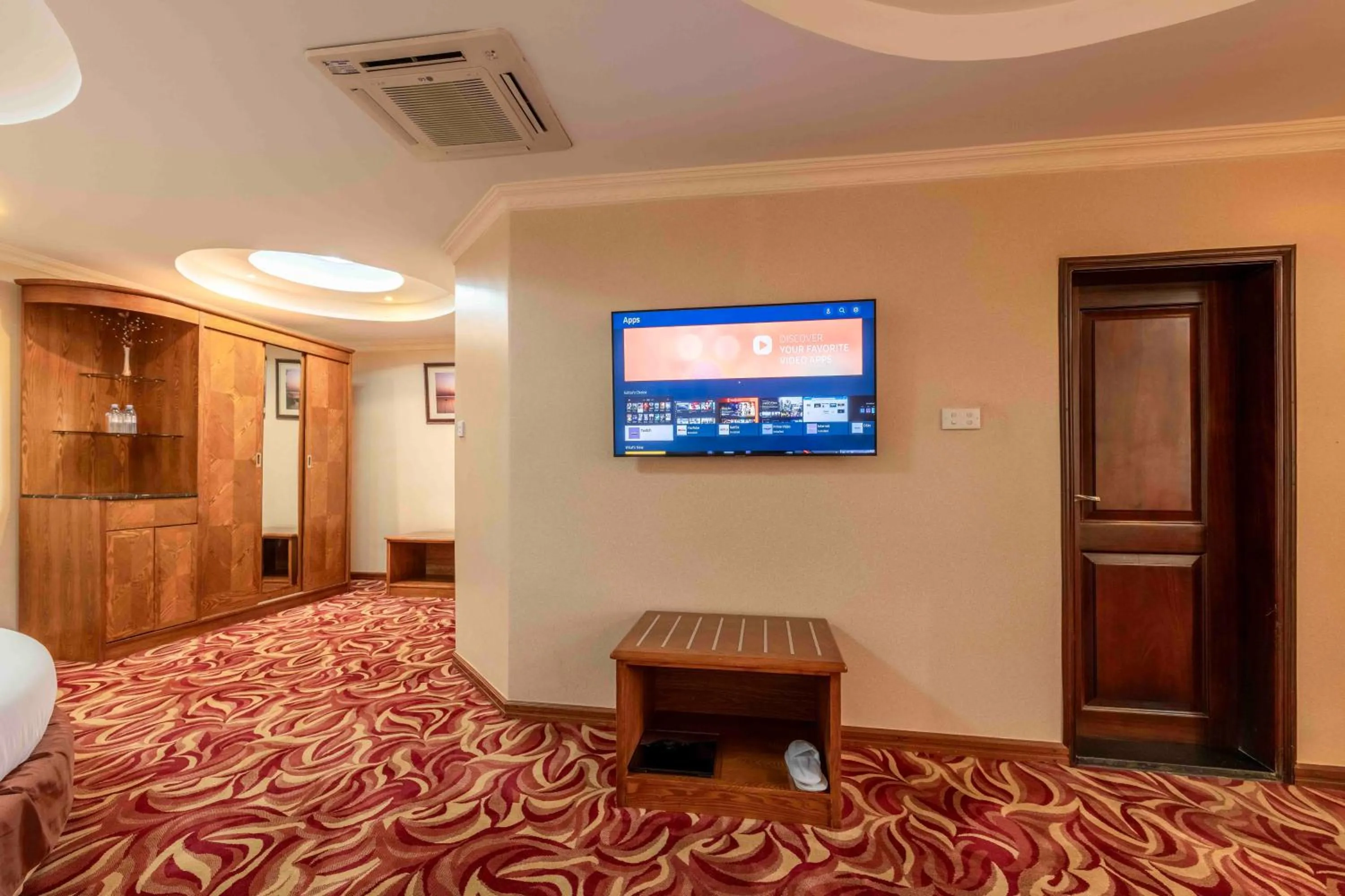 TV and multimedia, Bed in Mbale Resort Hotel