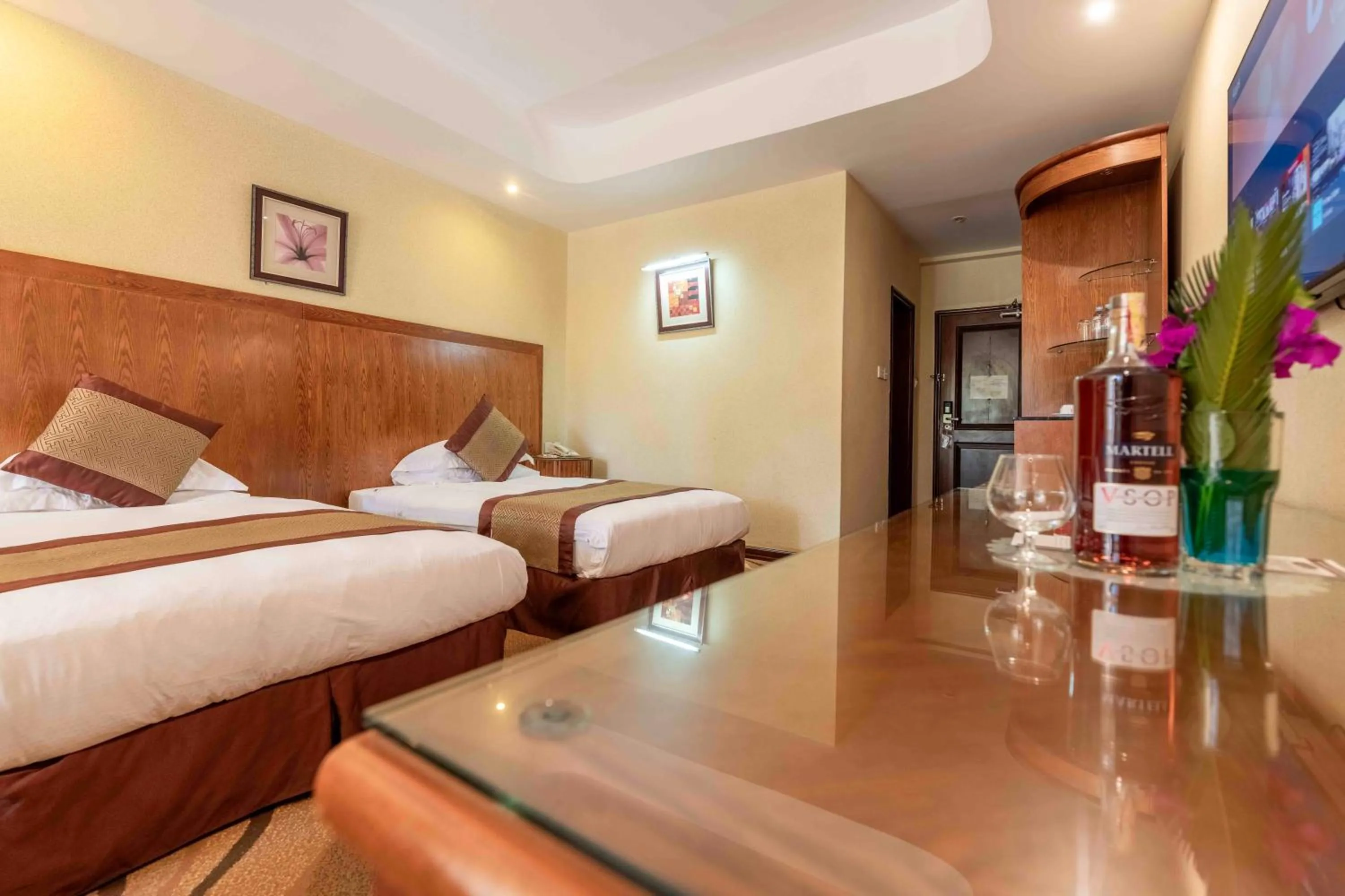 Food close-up, Bed in Mbale Resort Hotel