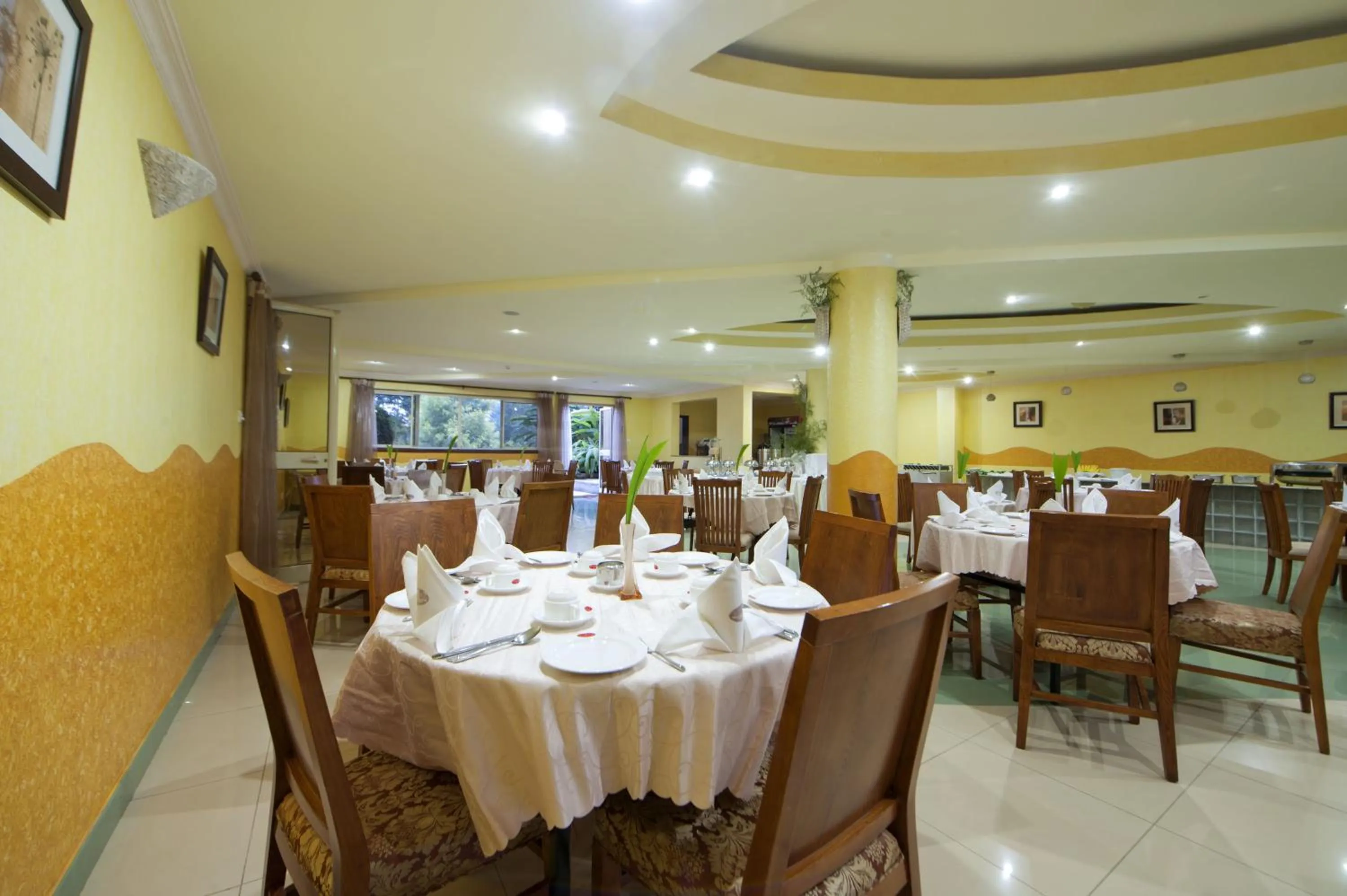 Restaurant/places to eat in Mbale Resort Hotel