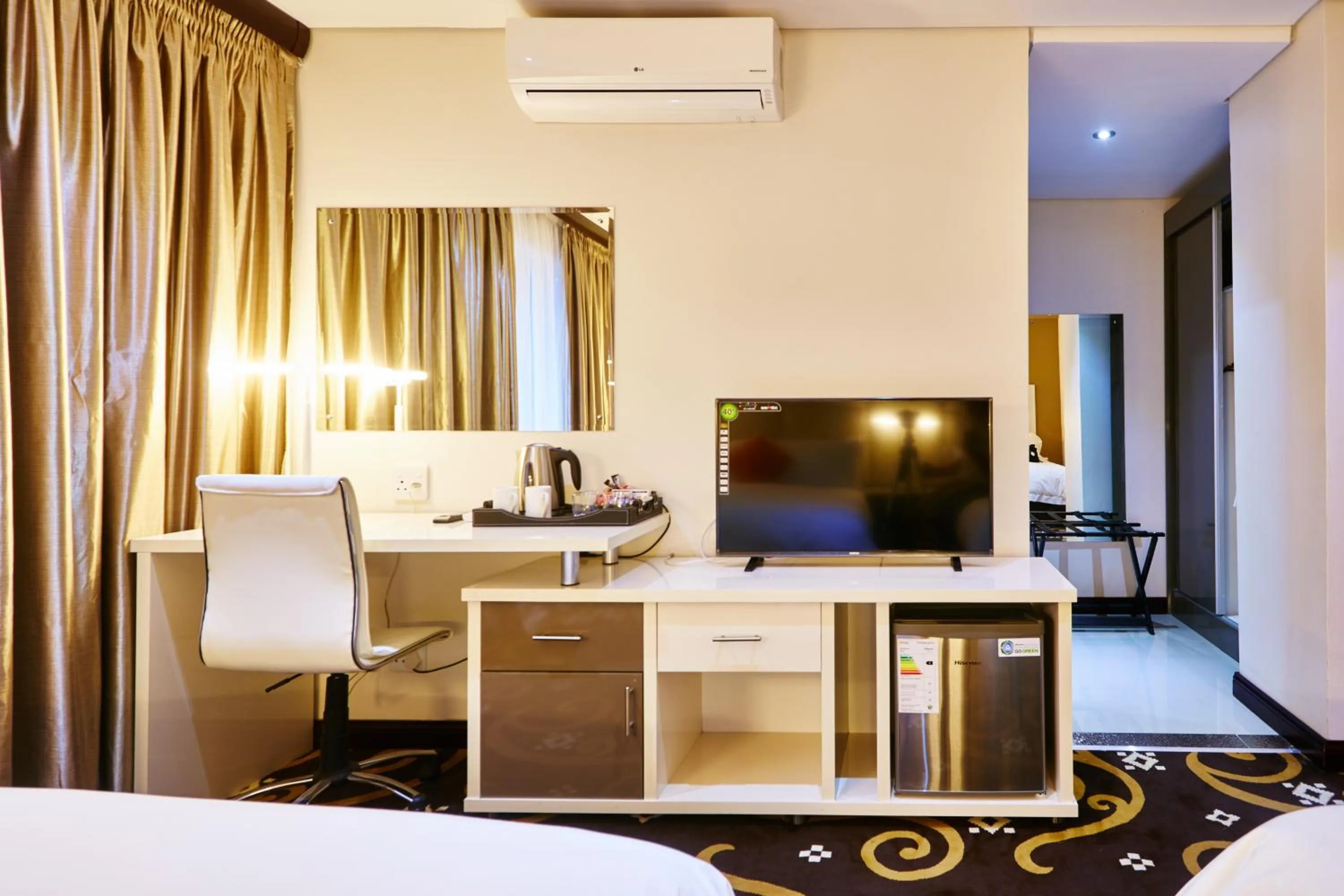 Decorative detail, Bed in Palm Continental Hotel