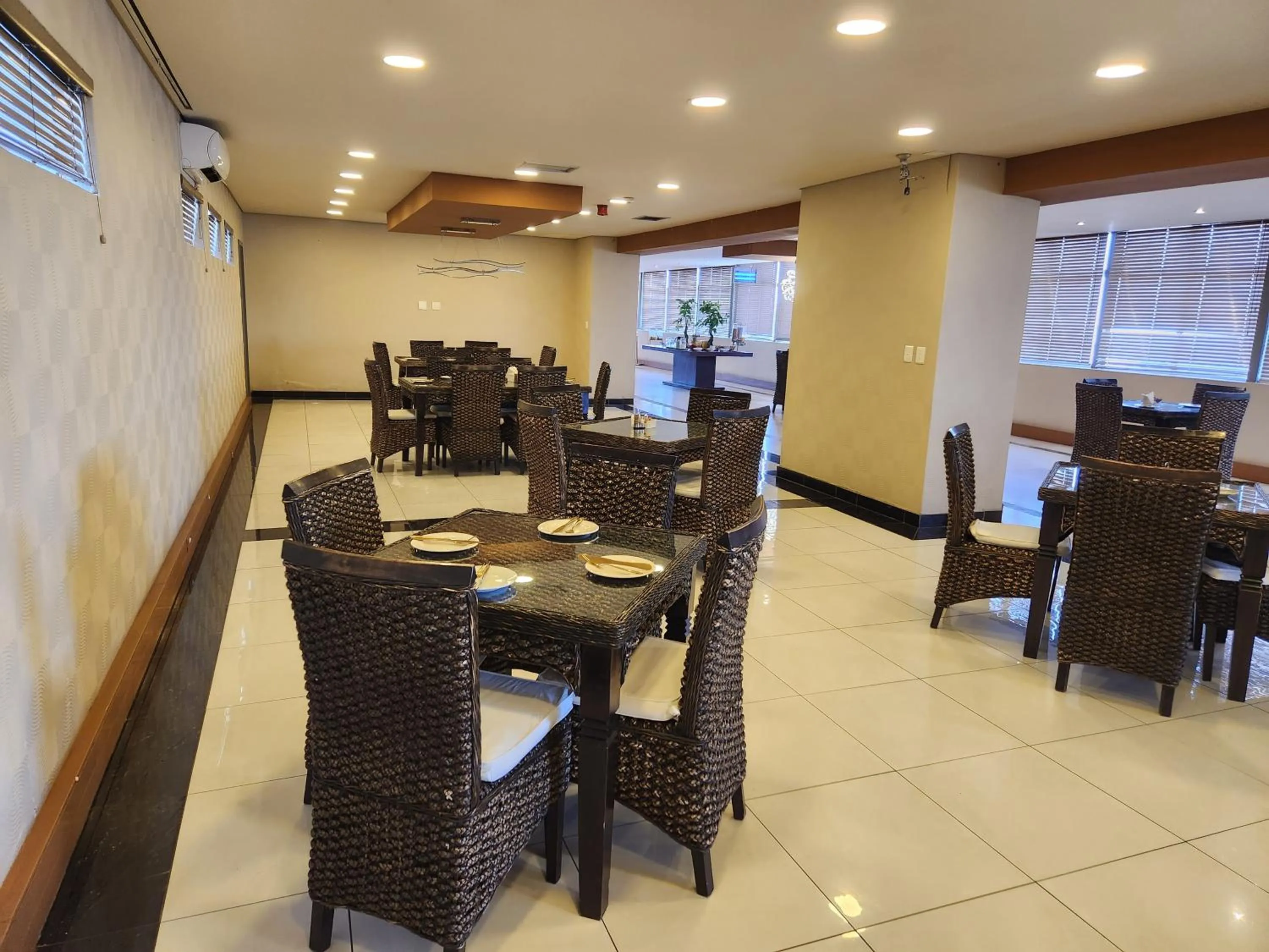 Palm Continental Hotel